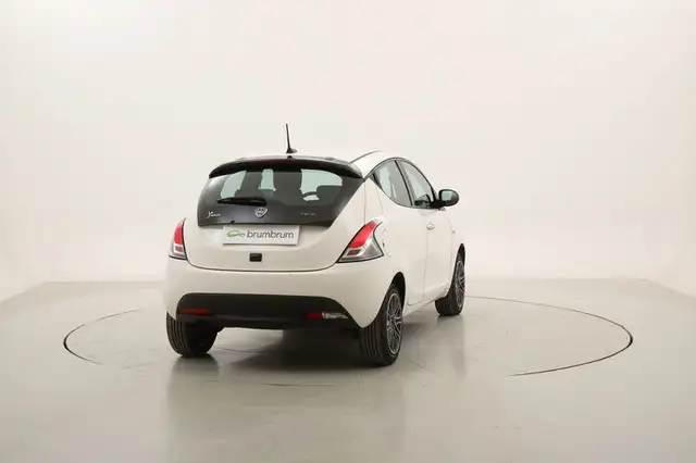 Lancia Ypsilon view 5