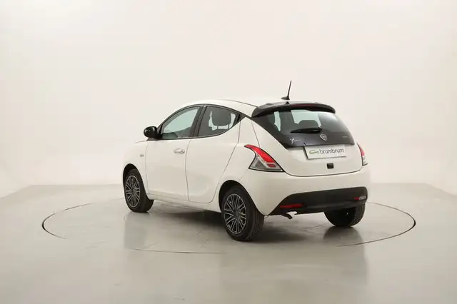 Lancia Ypsilon view 3