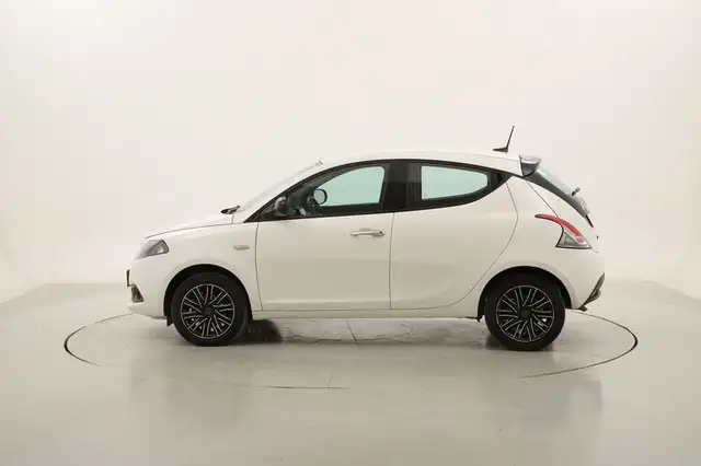 Lancia Ypsilon view 2