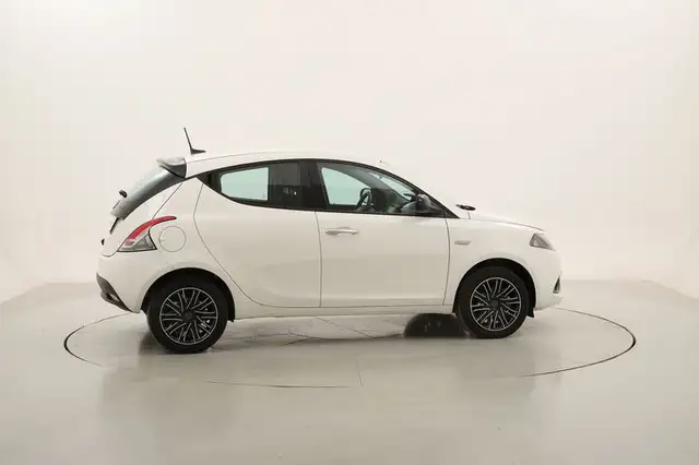 Lancia Ypsilon view 6