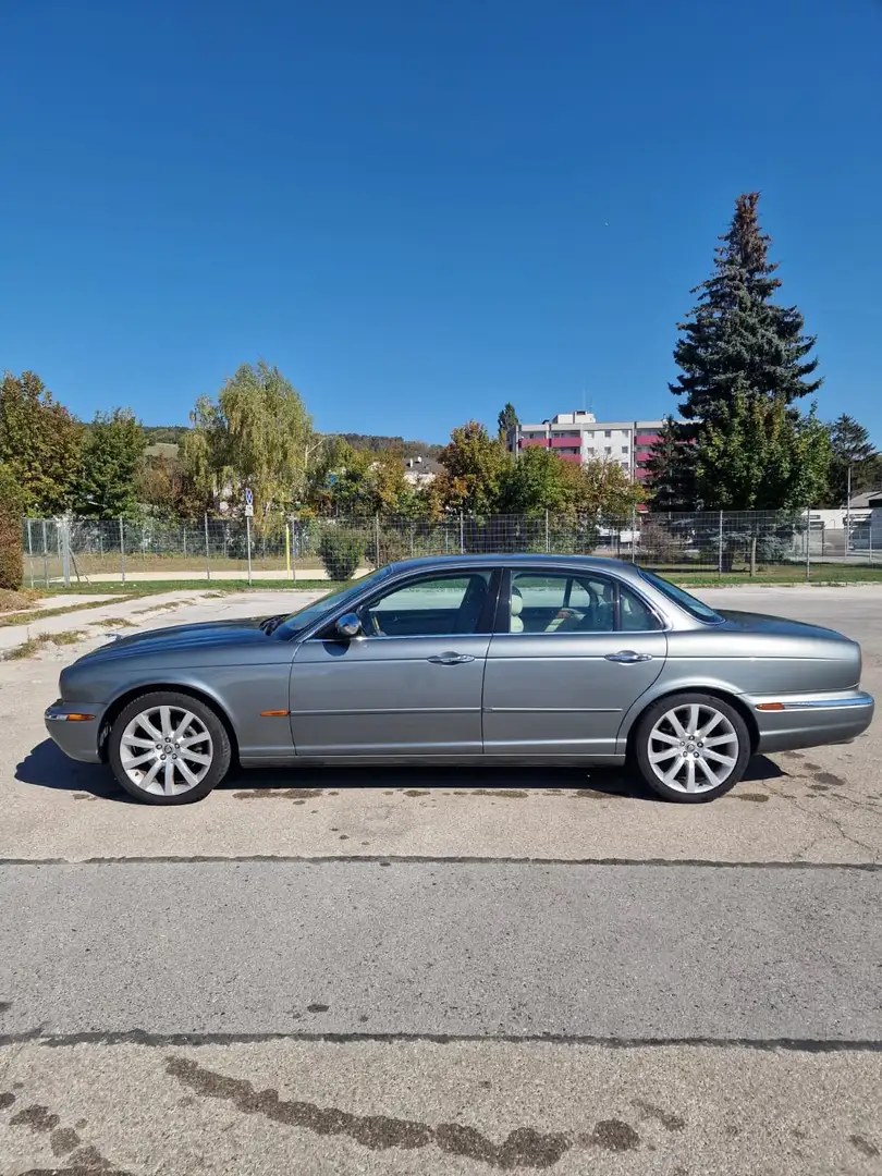 Jaguar XJ8 4,2 V8 - 2