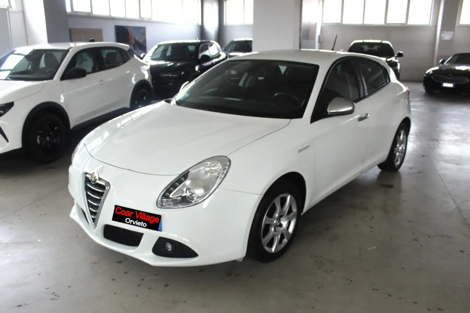 Alfa Romeo Giulietta 1.6 JTDm-2 105 CV Progression Blanc - 1