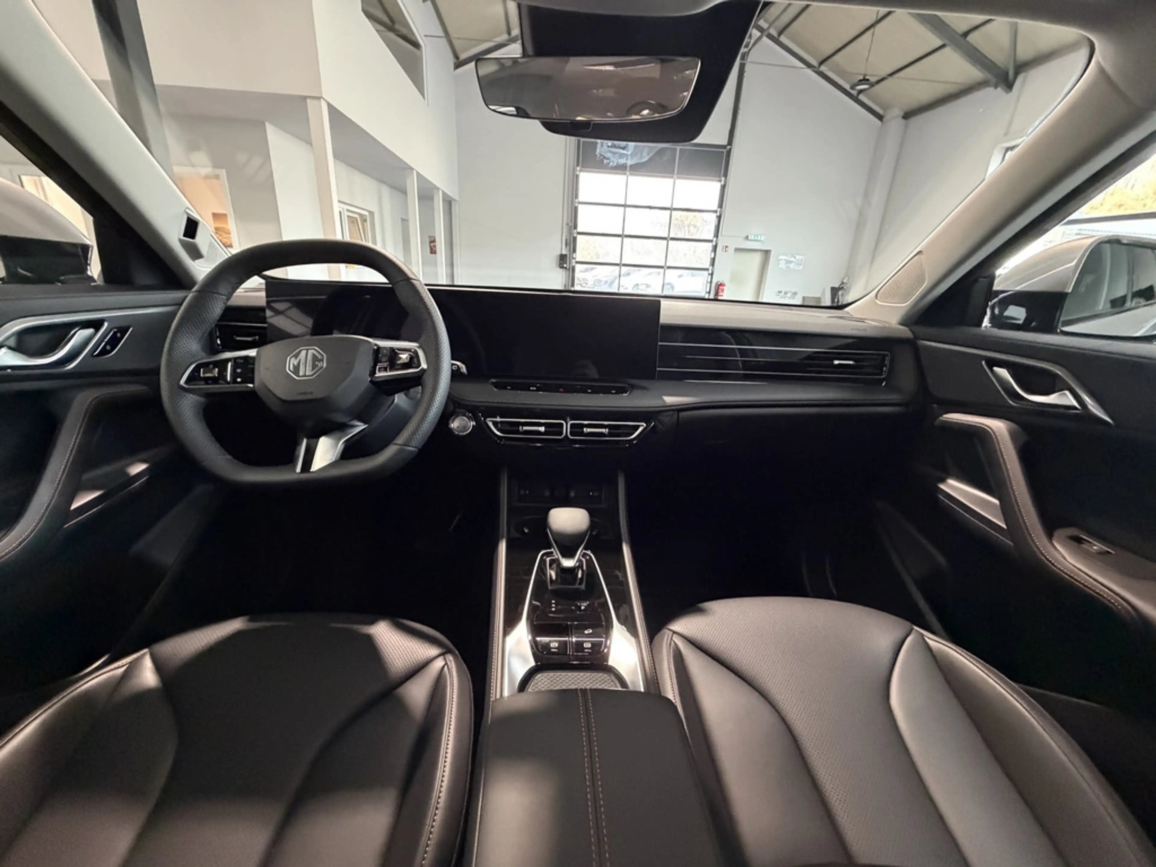 MG HS PHEV Luxury — photo 10