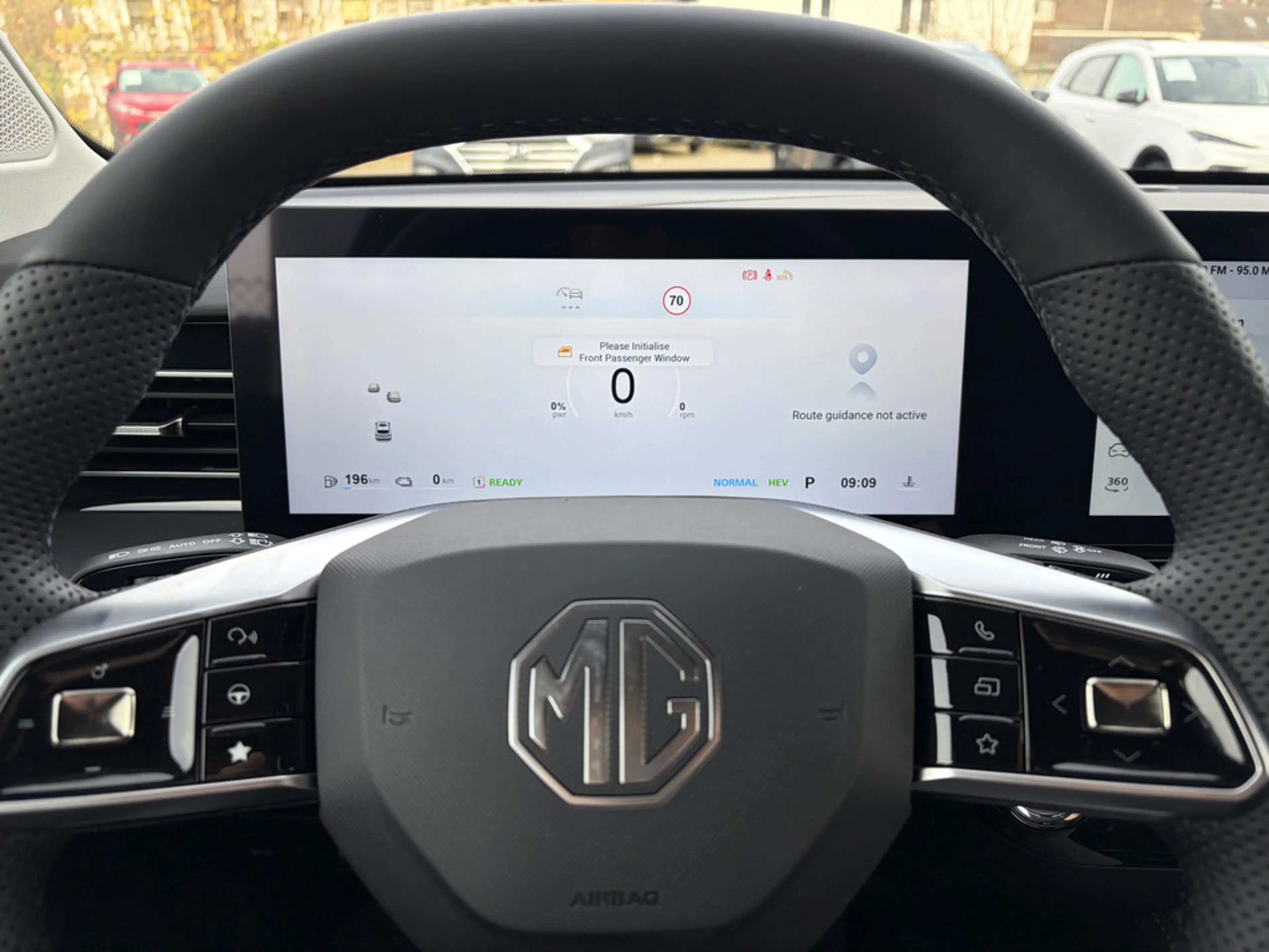 MG HS PHEV Luxury — photo 12