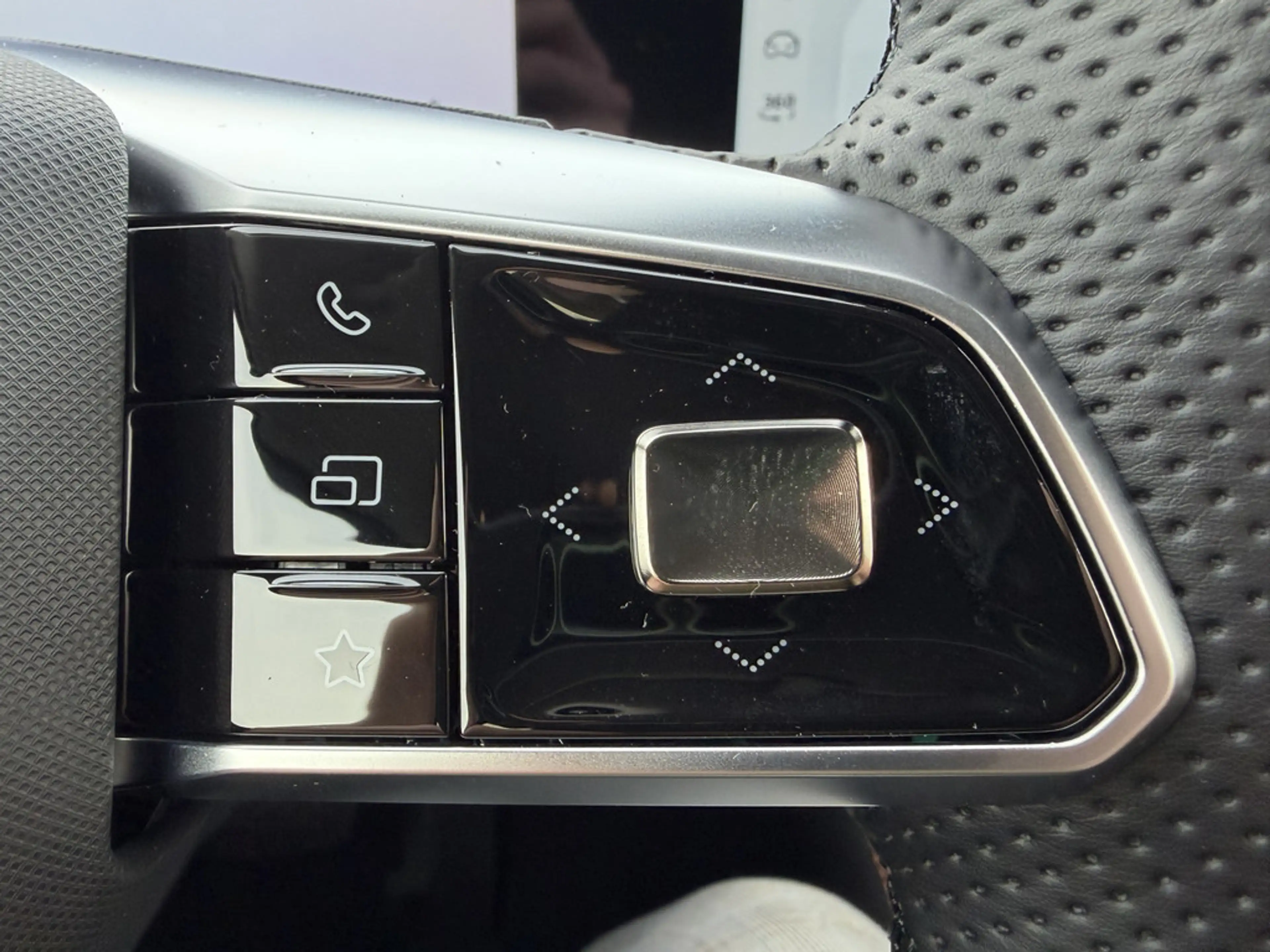 MG HS PHEV Luxury — photo 15