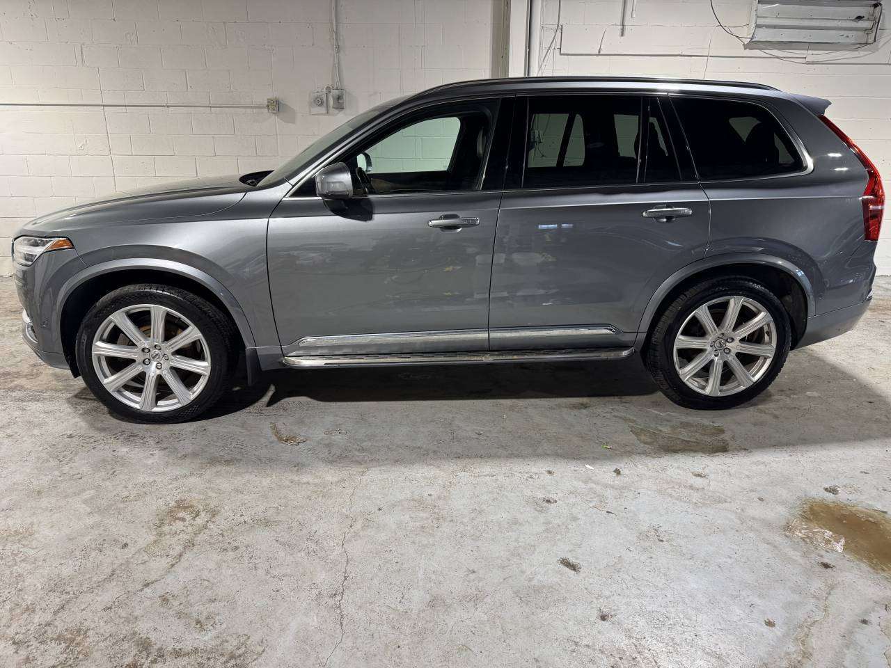 2016 Volvo XC90 AWD 5dr T6 Inscription alt 2