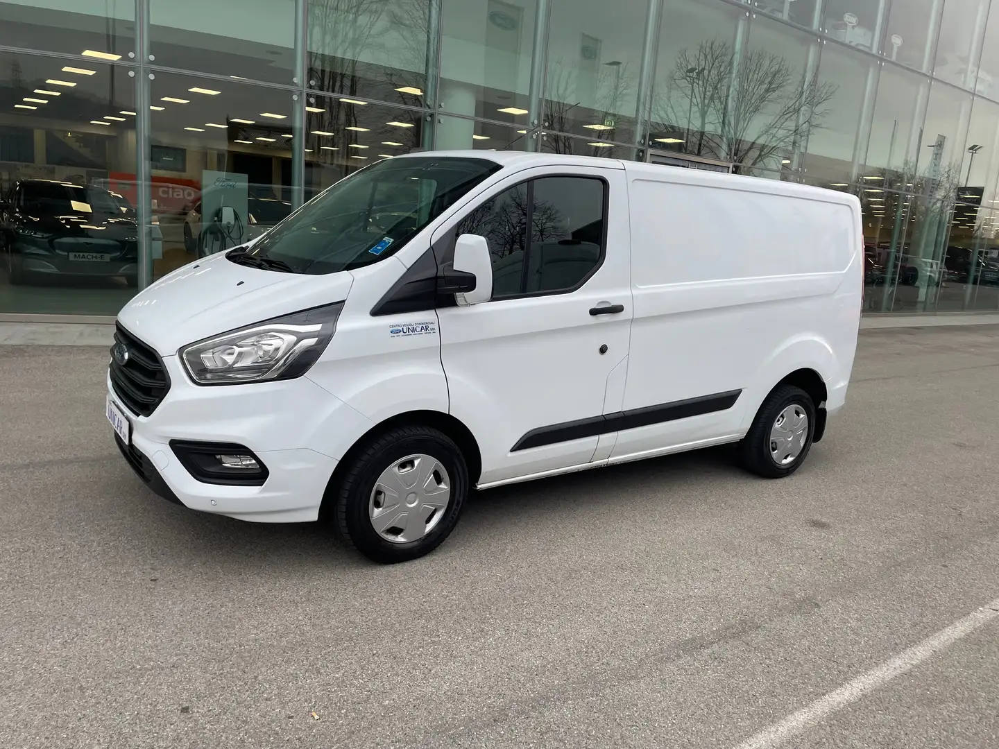 Ford Transit Custom 300 L1H1 TREND 2.0TDCI 130CV Bianco - 2