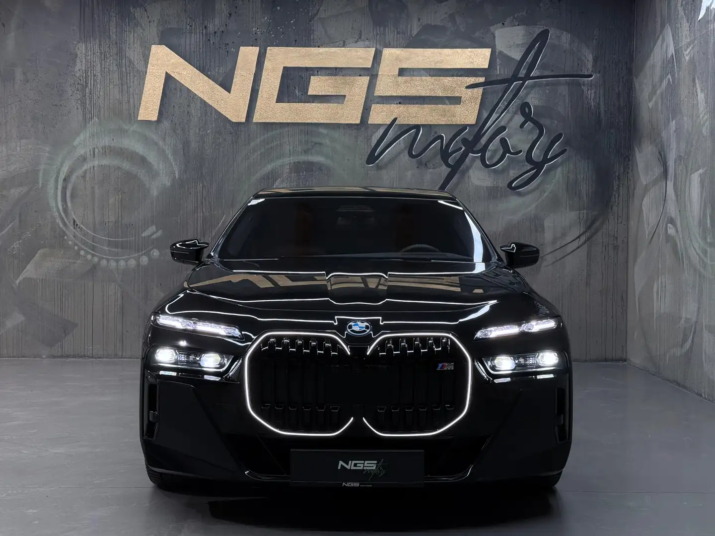 BMW 760 M760e xDrive*TV FOND*M-SPORT PRO ICONIC SKY LOUNGE Schwarz - 2