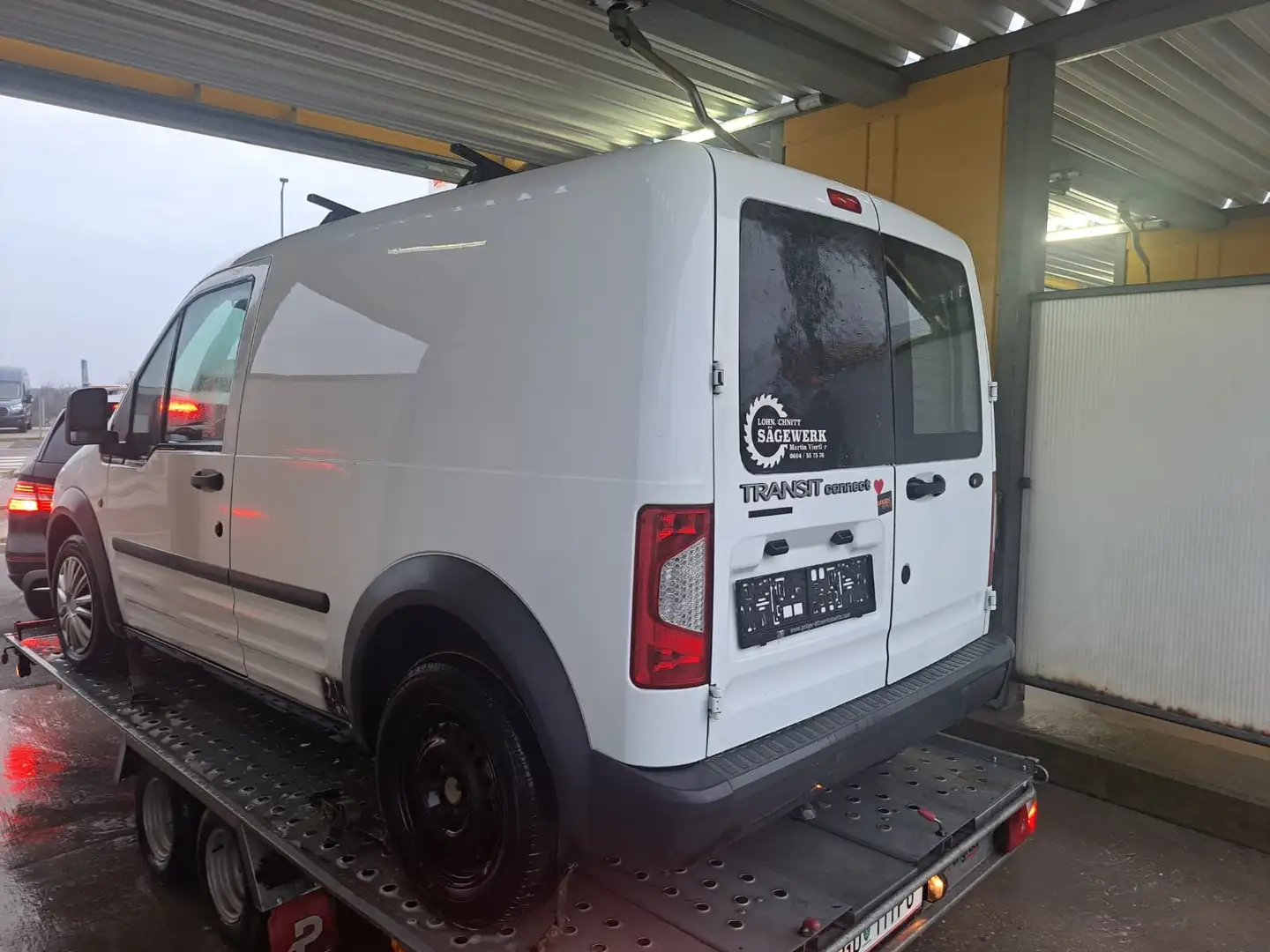 Ford Tourneo Connect Basis lang 1,8 TDCi Weiß - 2