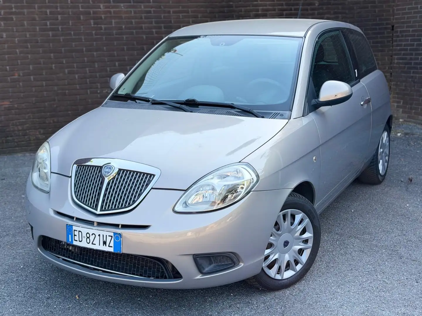 Lancia Y 1.2 8v LS - 1