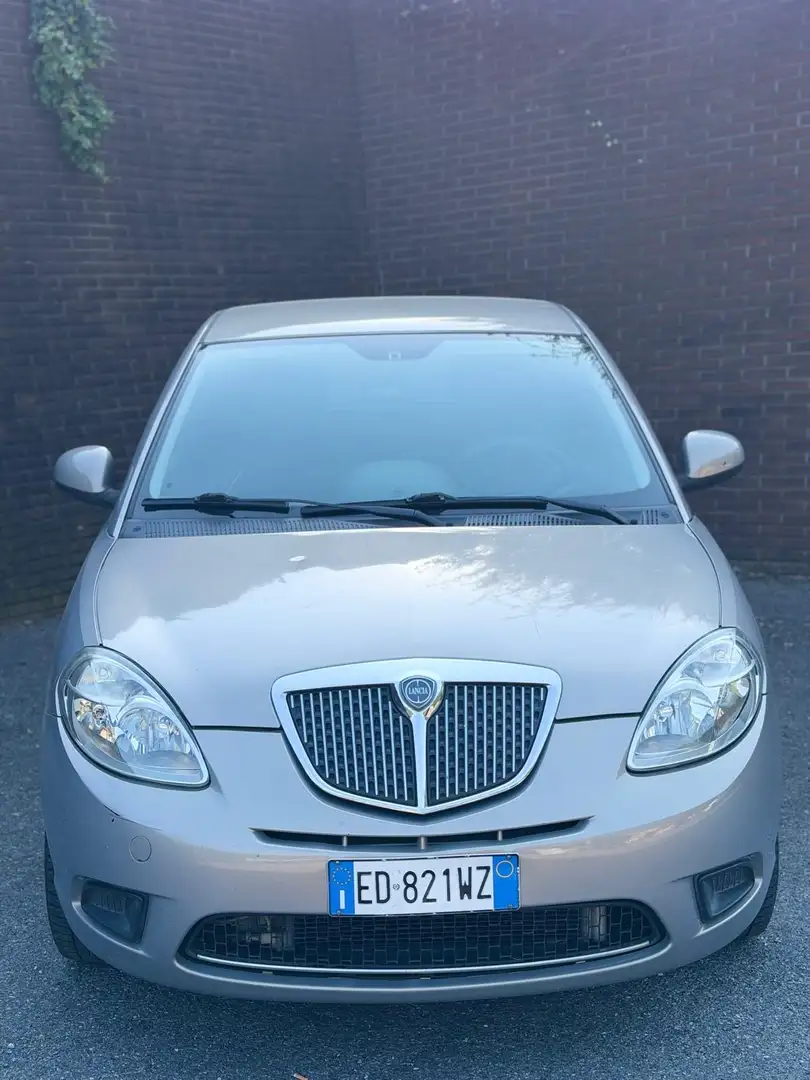 Lancia Y 1.2 8v LS - 2