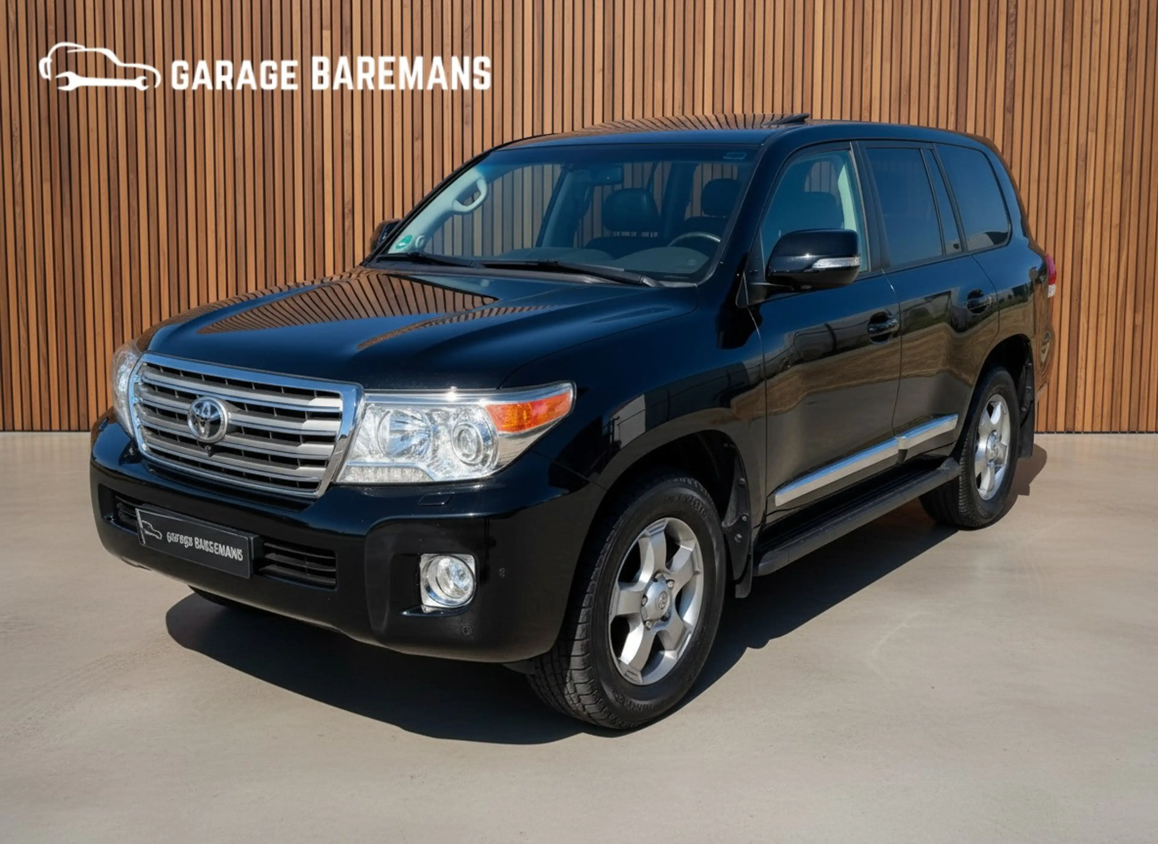 Toyota Land Cruiser V8 4.5 V8 D-4D Executive Standard Roof Blind Van