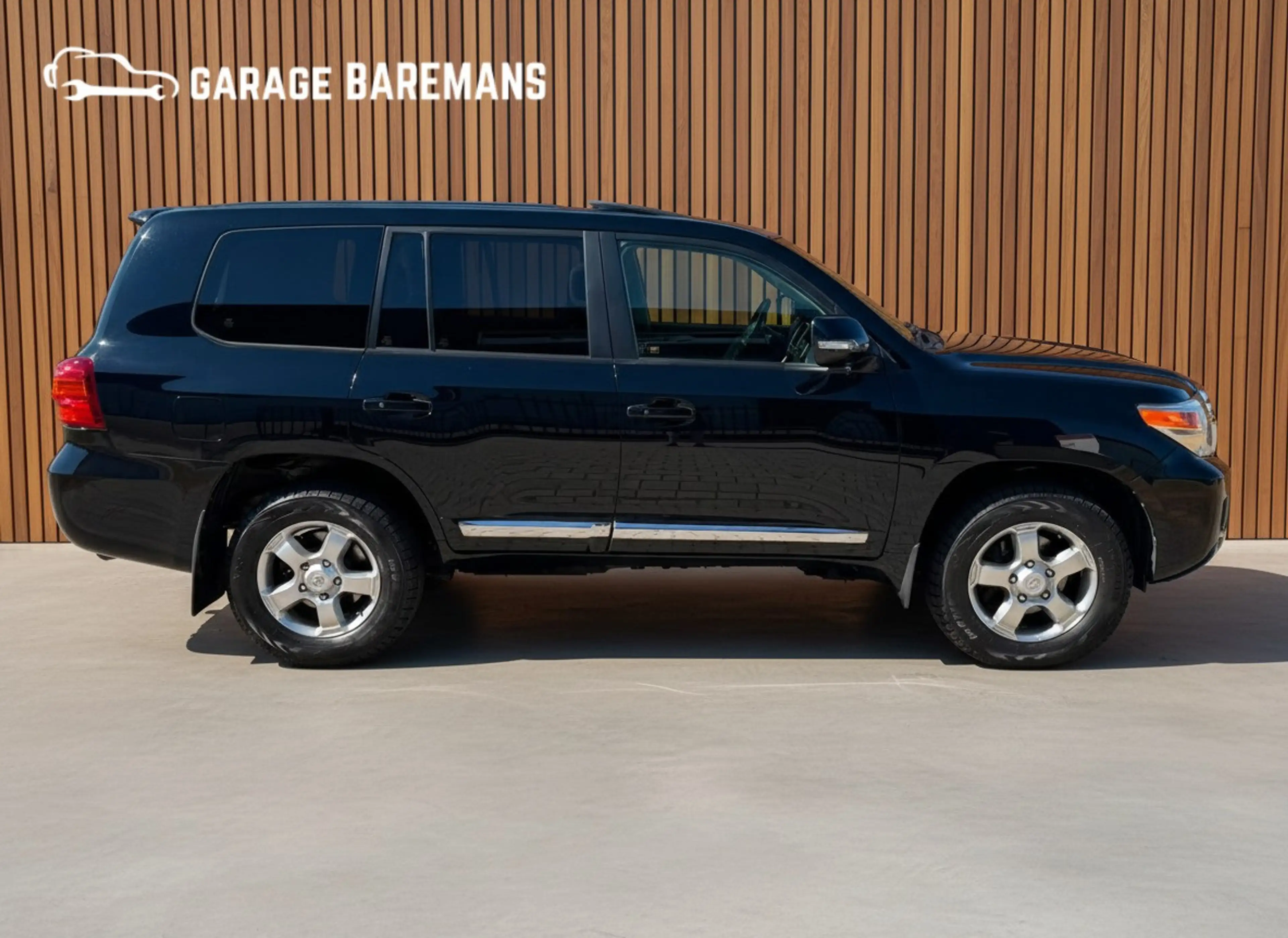 Toyota Land Cruiser V8 4.5 V8 D-4D Executive Standard Roof Blind Van — photo 6