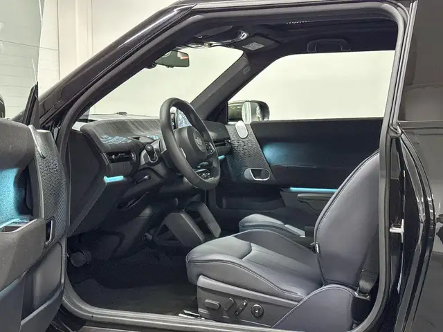 Mini Hatch view 8