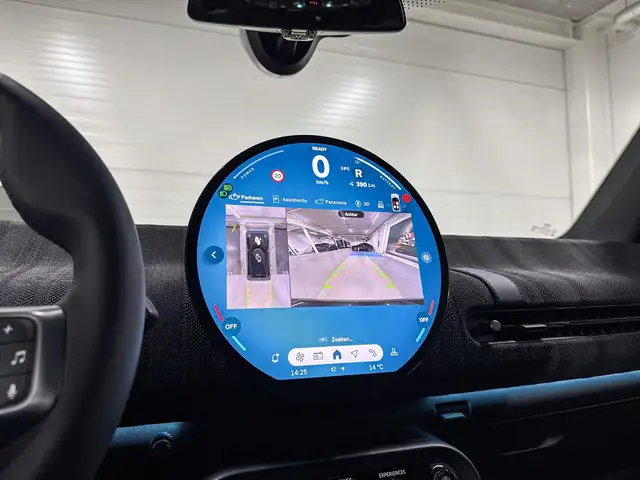 Mini Hatch view 14