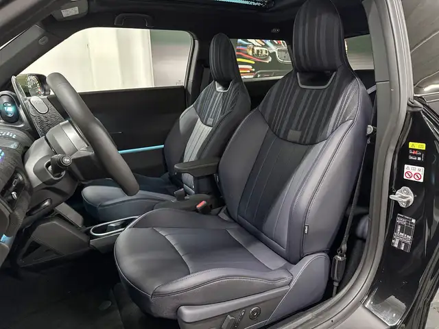 Mini Hatch view 9