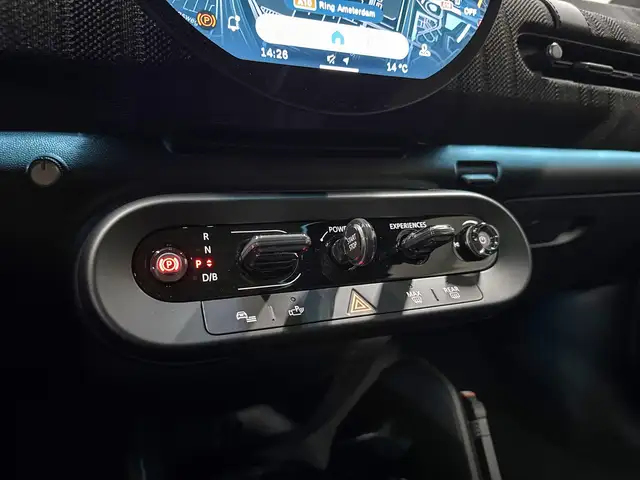 Mini Hatch view 15