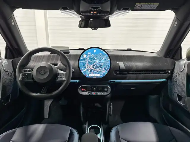 Mini Hatch view 11
