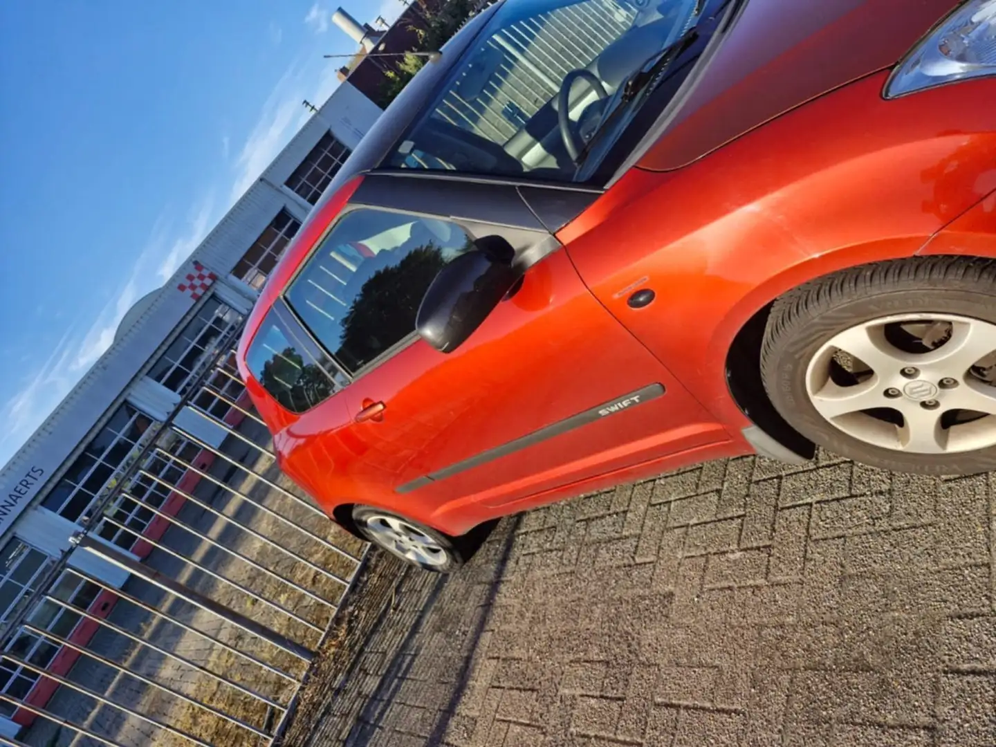 Suzuki Swift 1.3 GLS Оранжевий - 1