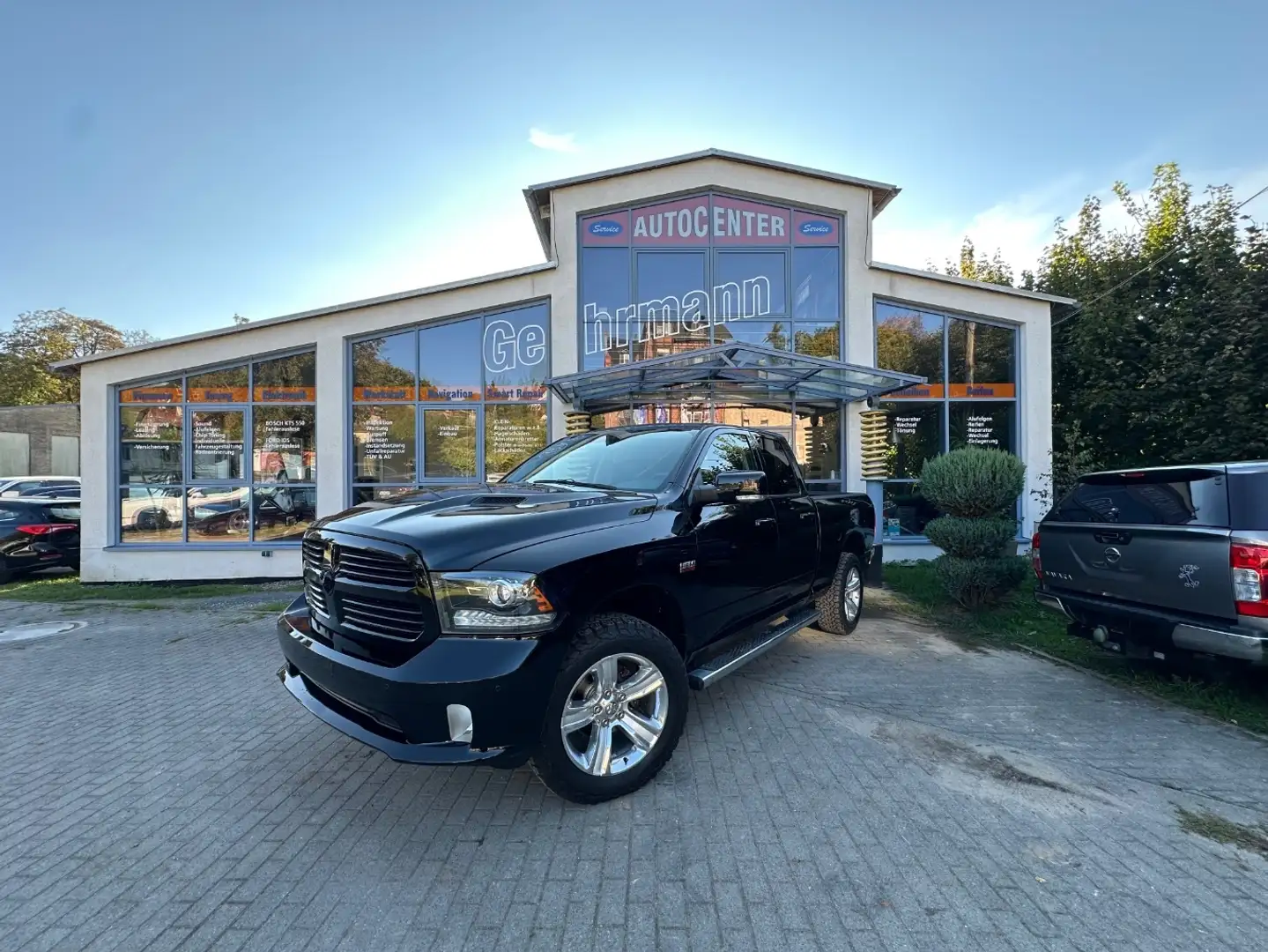 Dodge RAM 1500 5,7 HEMI SPORT Negro - 1