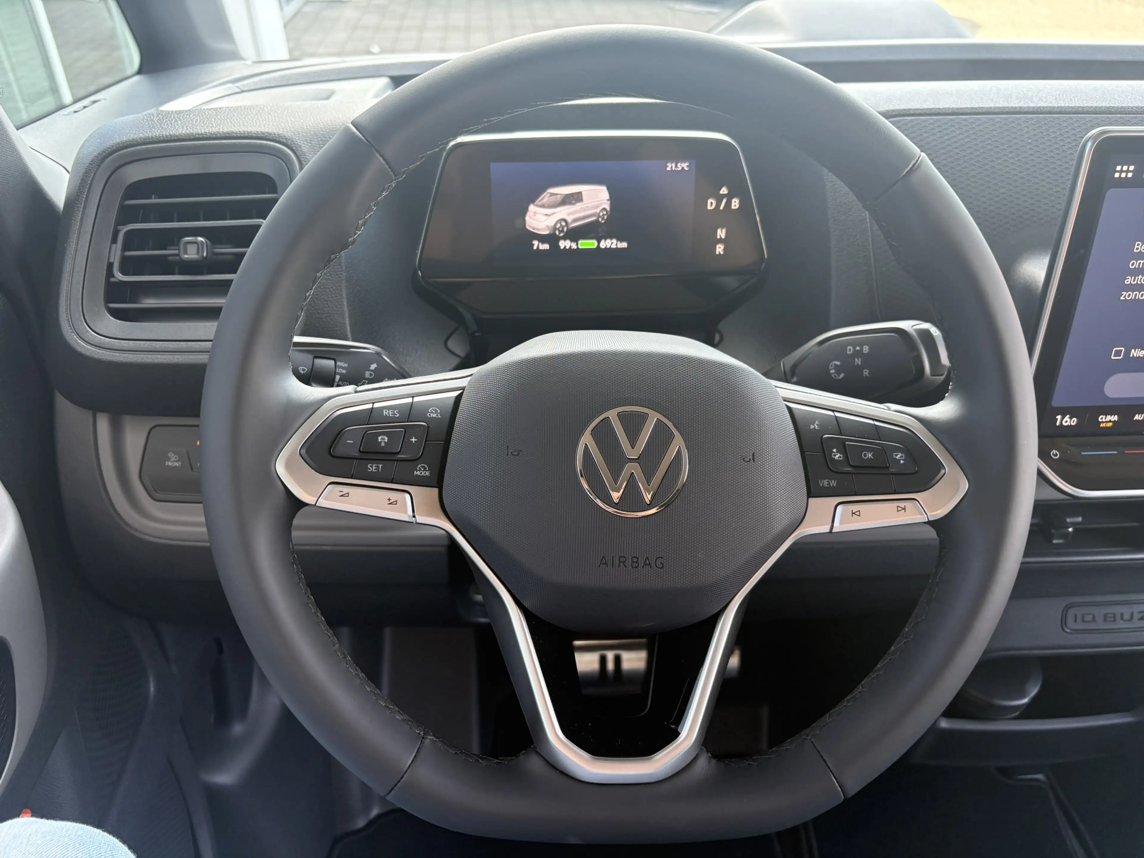 Volkswagen ID. Buzz Cargo Bulli Limited Edition 286PK | Trekhaak | App Conne — photo 12
