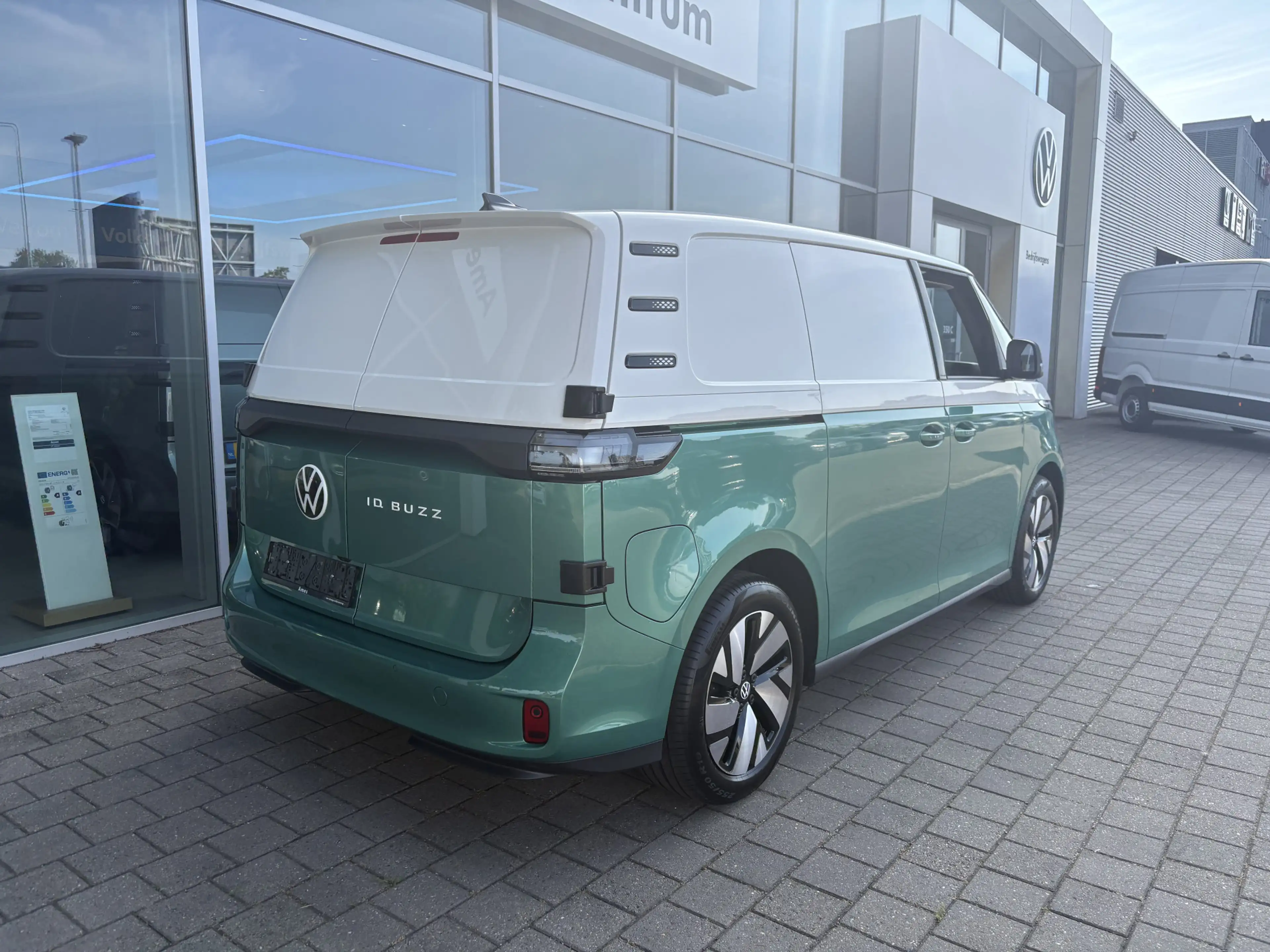 Volkswagen ID. Buzz Cargo Bulli Limited Edition 286PK | Trekhaak | App Conne — photo 10