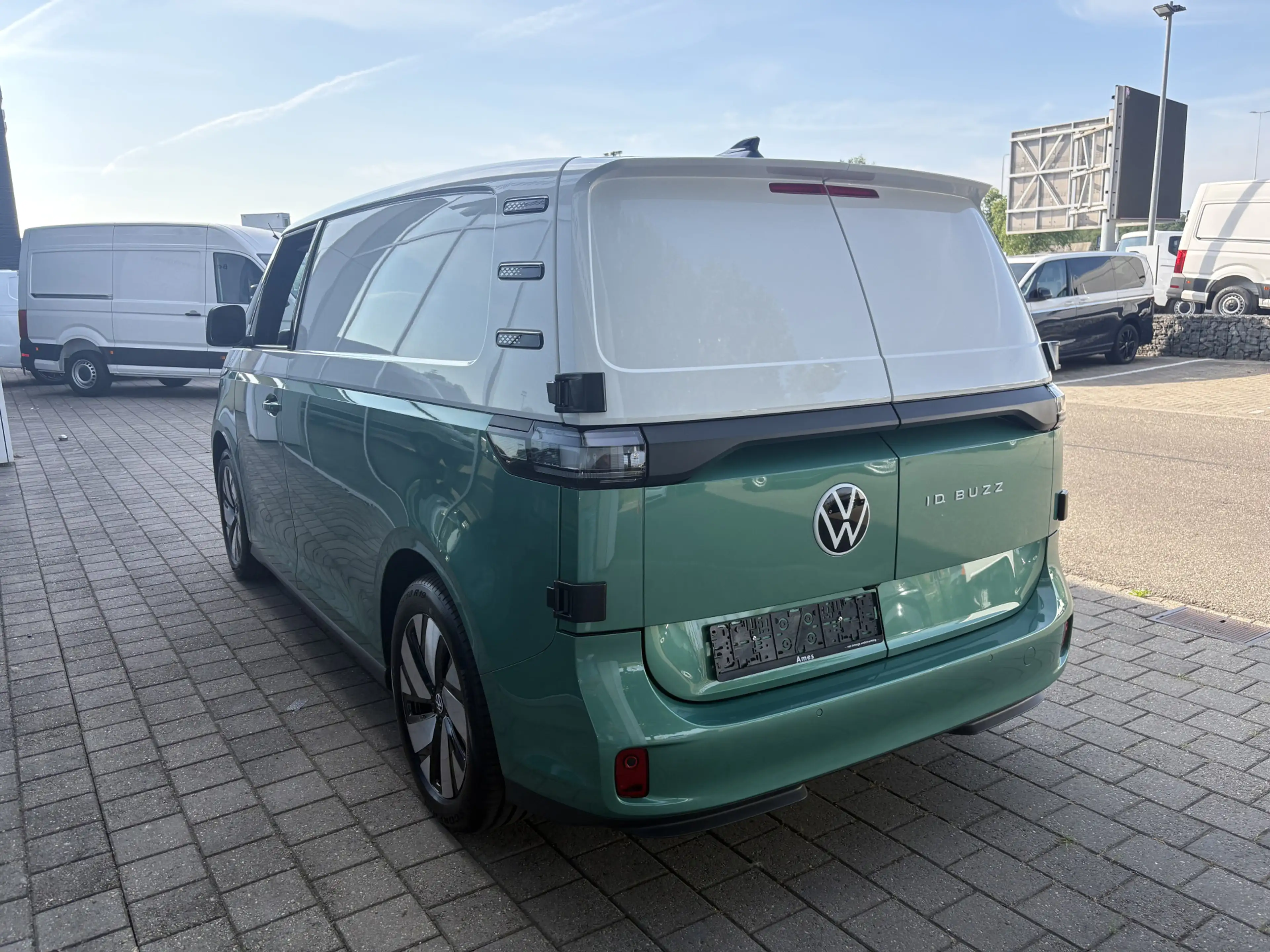 Volkswagen ID. Buzz Cargo Bulli Limited Edition 286PK | Trekhaak | App Conne — photo 7