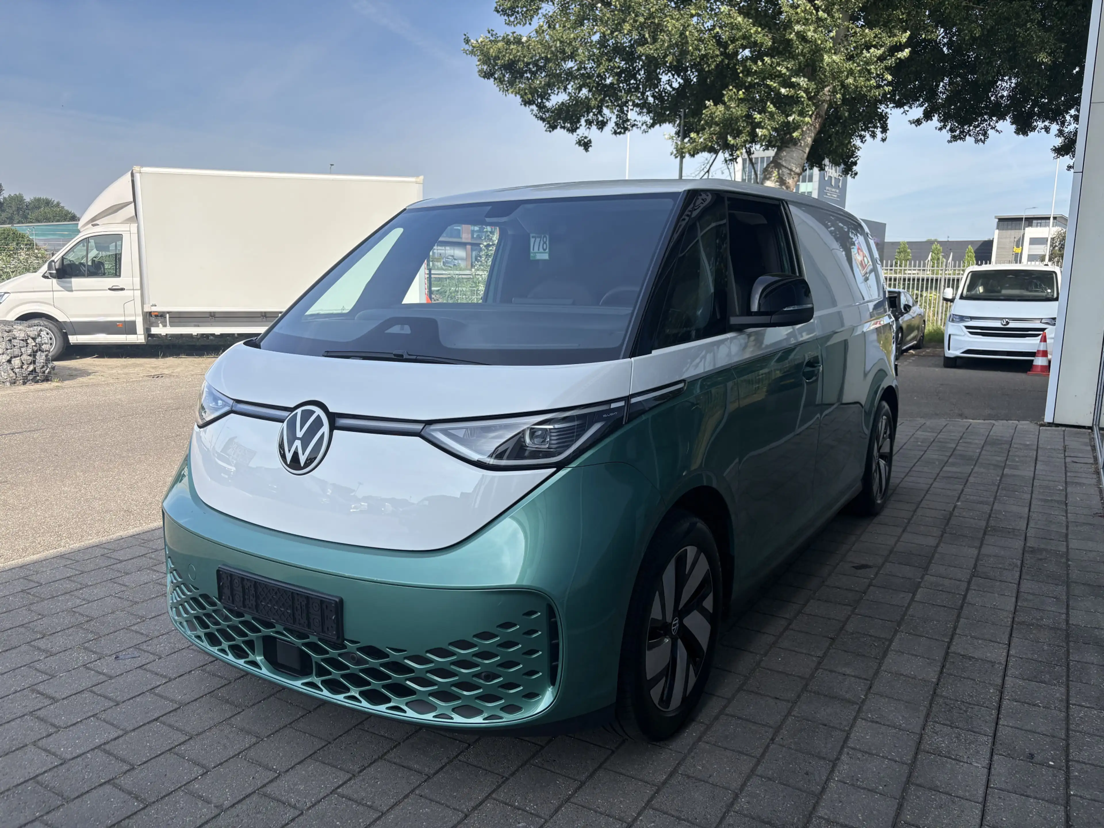 Volkswagen ID. Buzz Cargo Bulli Limited Edition 286PK | Trekhaak | App Conne — photo 6