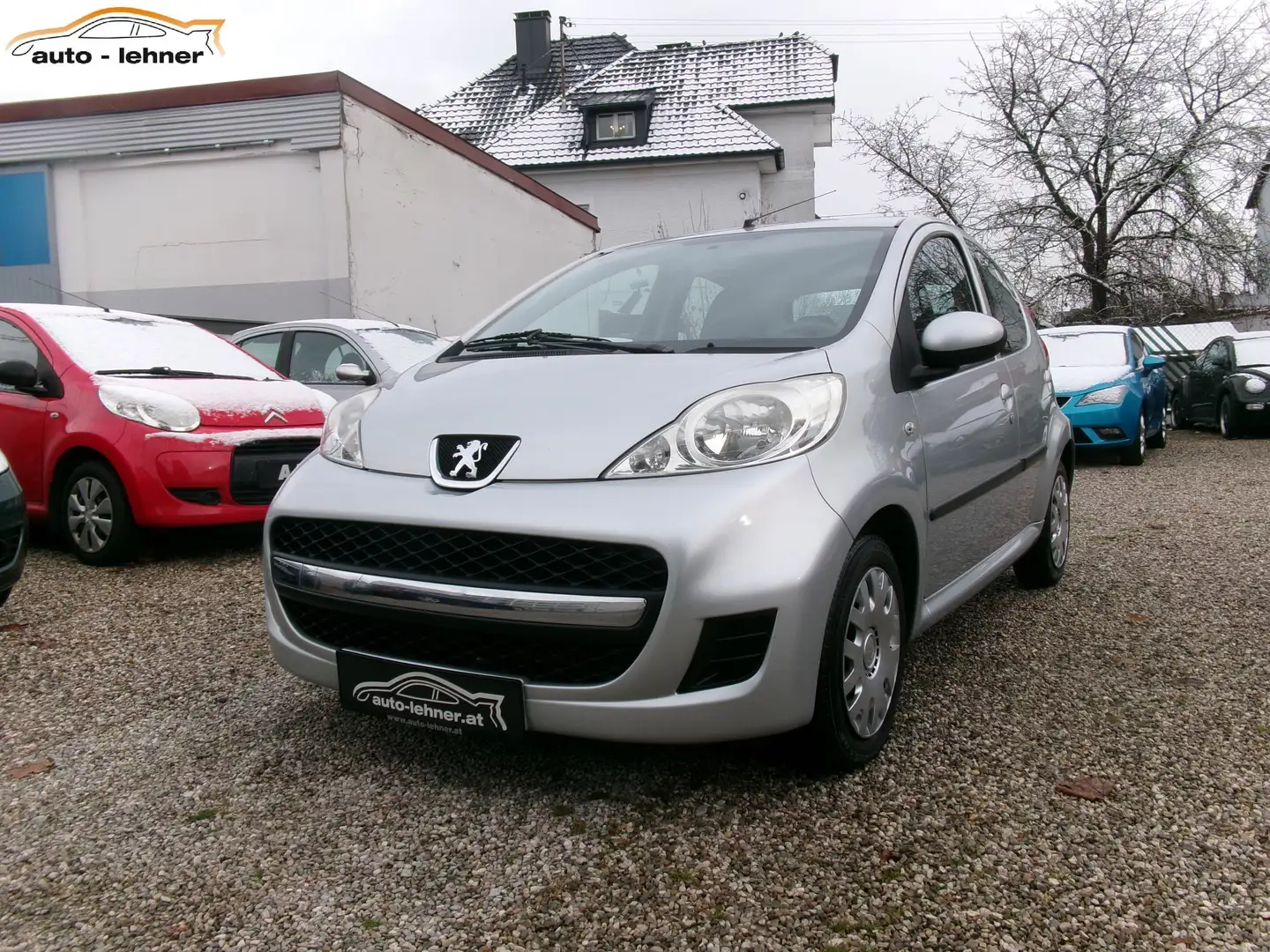 Peugeot 107 107 Urban 1,0 12V Urban Gris - 1