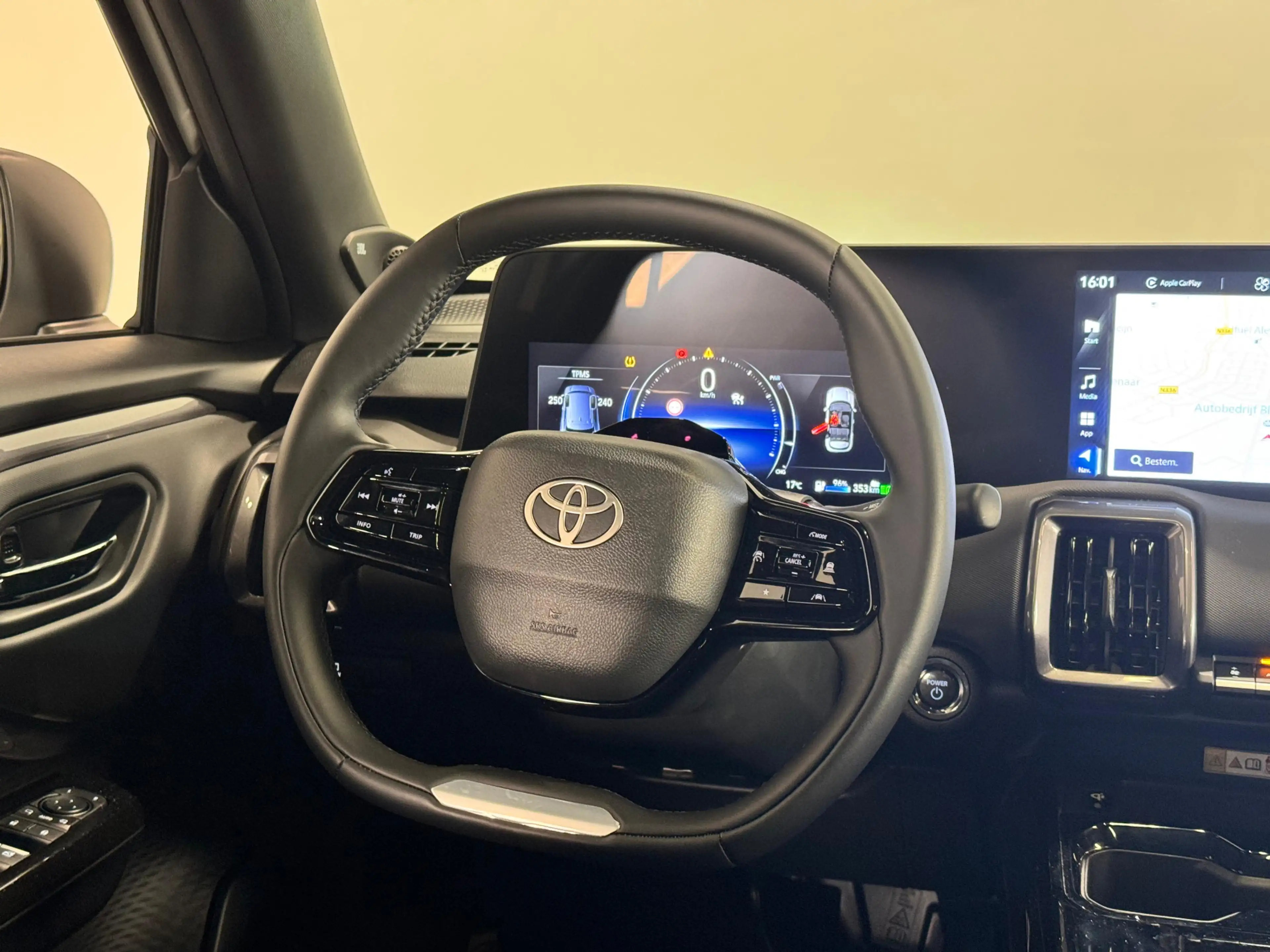 Toyota Urban Cruiser Executive 61 kWh | Panoramodak | JBL Audio | Elekt — photo 13