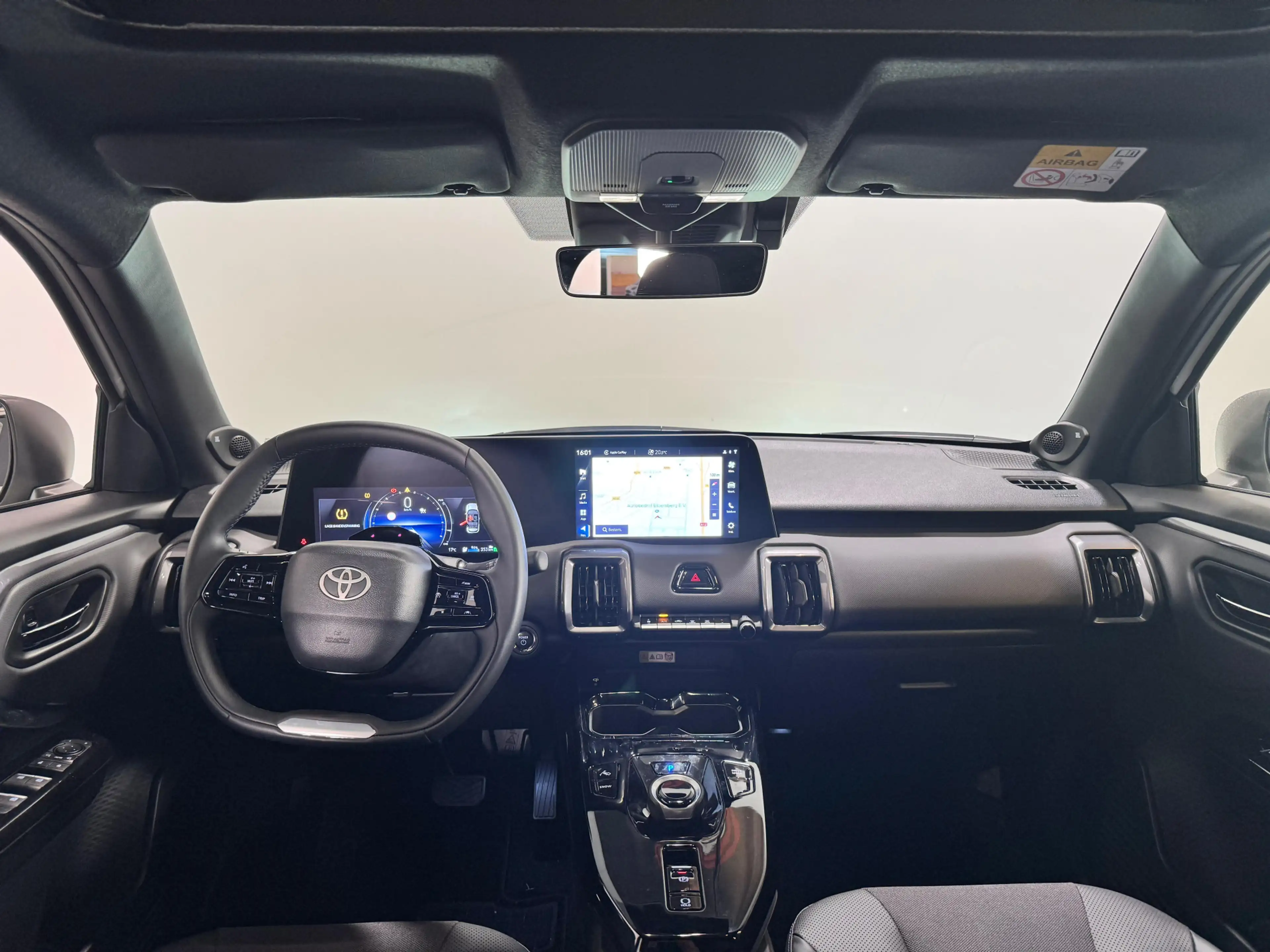 Toyota Urban Cruiser Executive 61 kWh | Panoramodak | JBL Audio | Elekt — photo 2