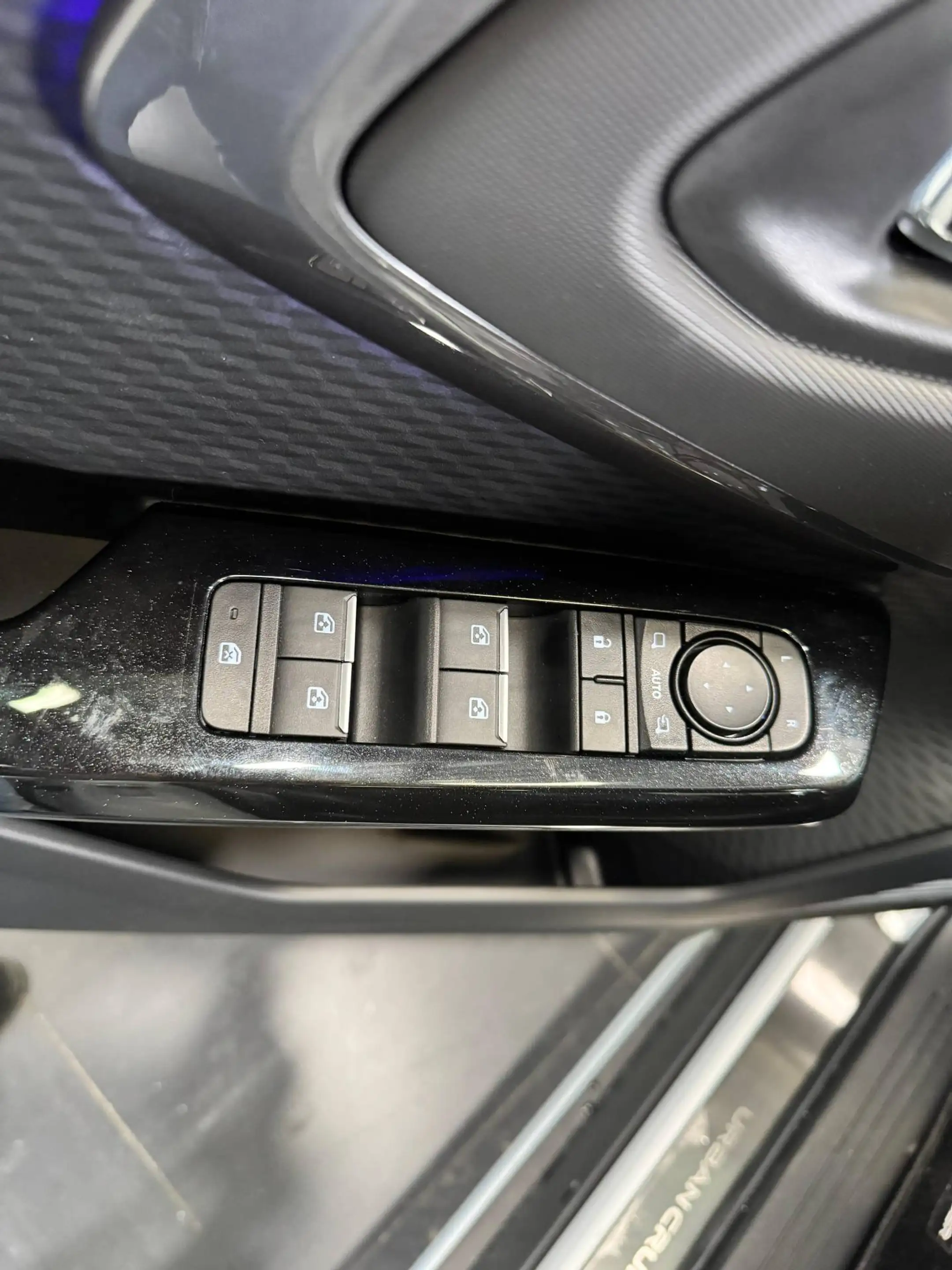 Toyota Urban Cruiser Executive 61 kWh | Panoramodak | JBL Audio | Elekt — photo 12
