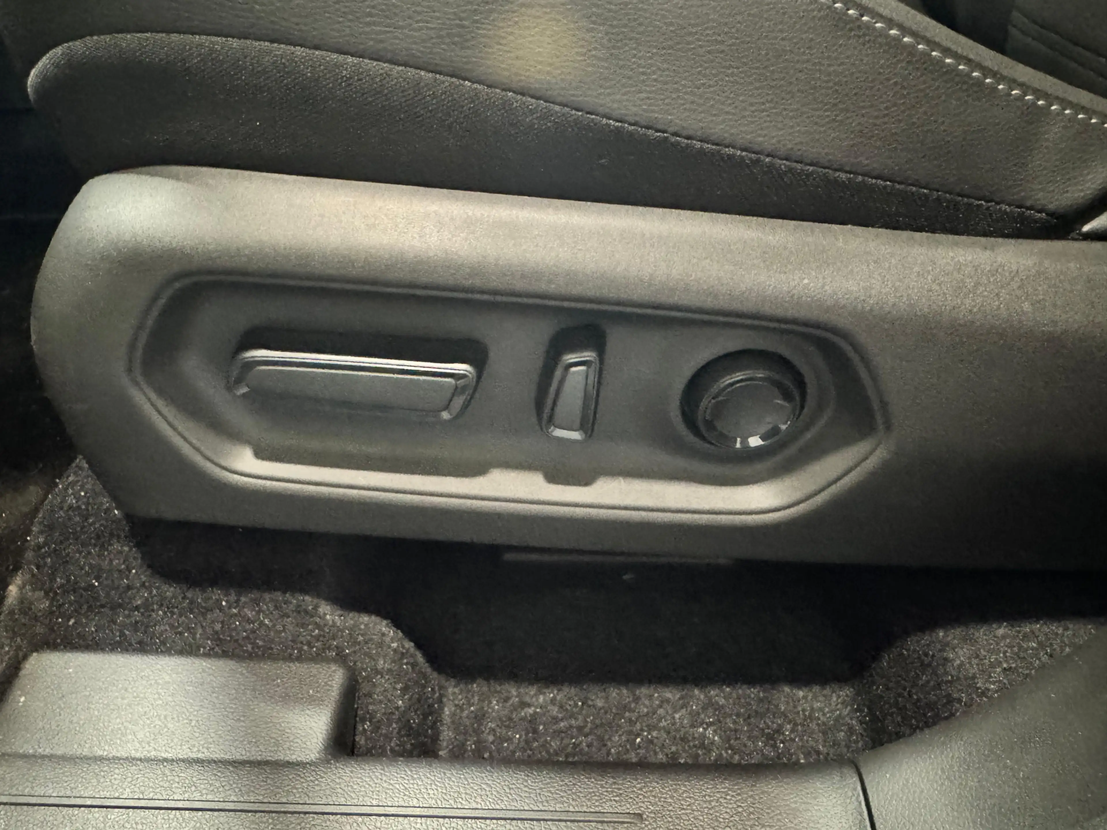 Toyota Urban Cruiser Executive 61 kWh | Panoramodak | JBL Audio | Elekt — photo 10