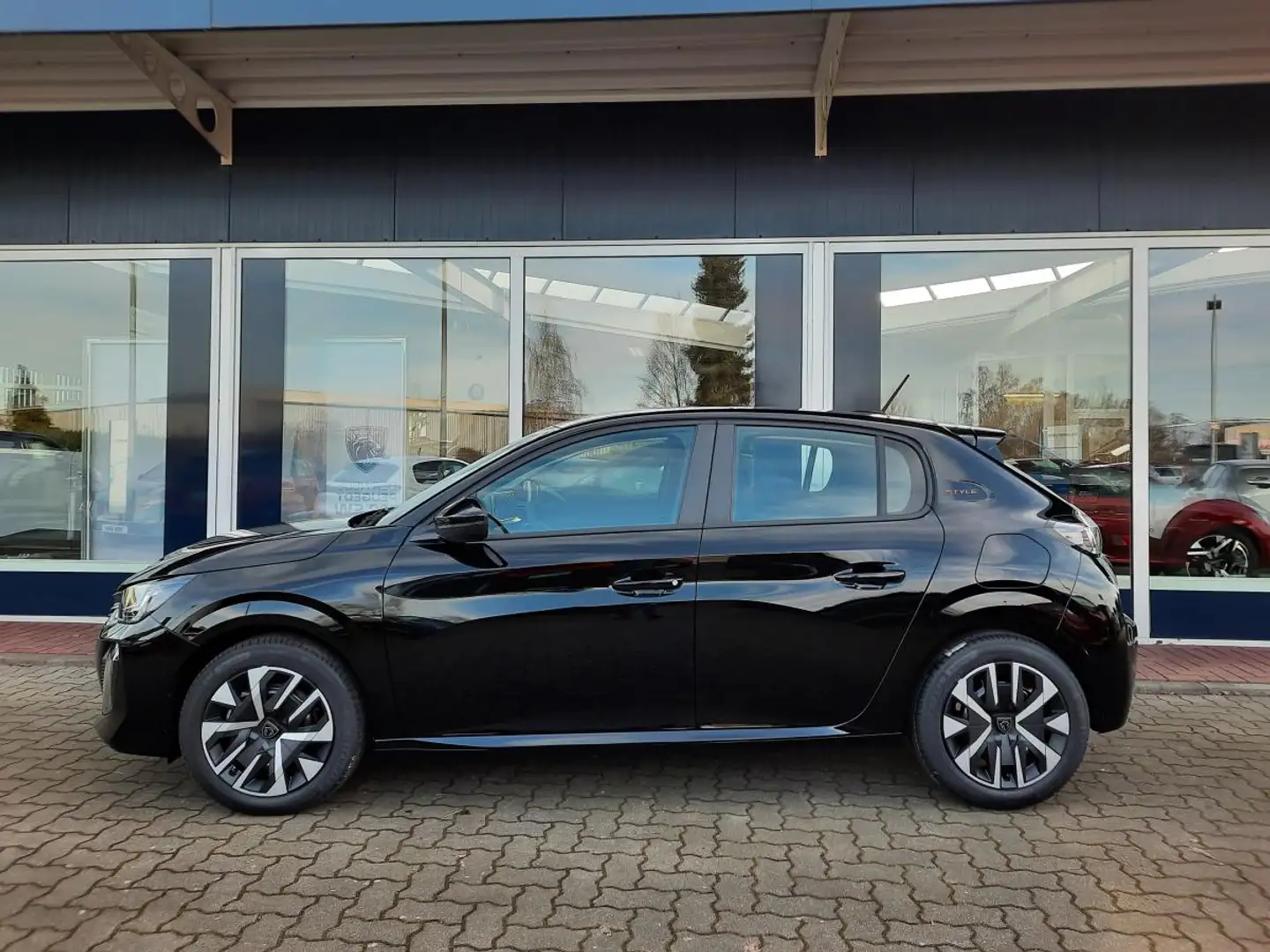 Peugeot 208 Style Schwarz - 2