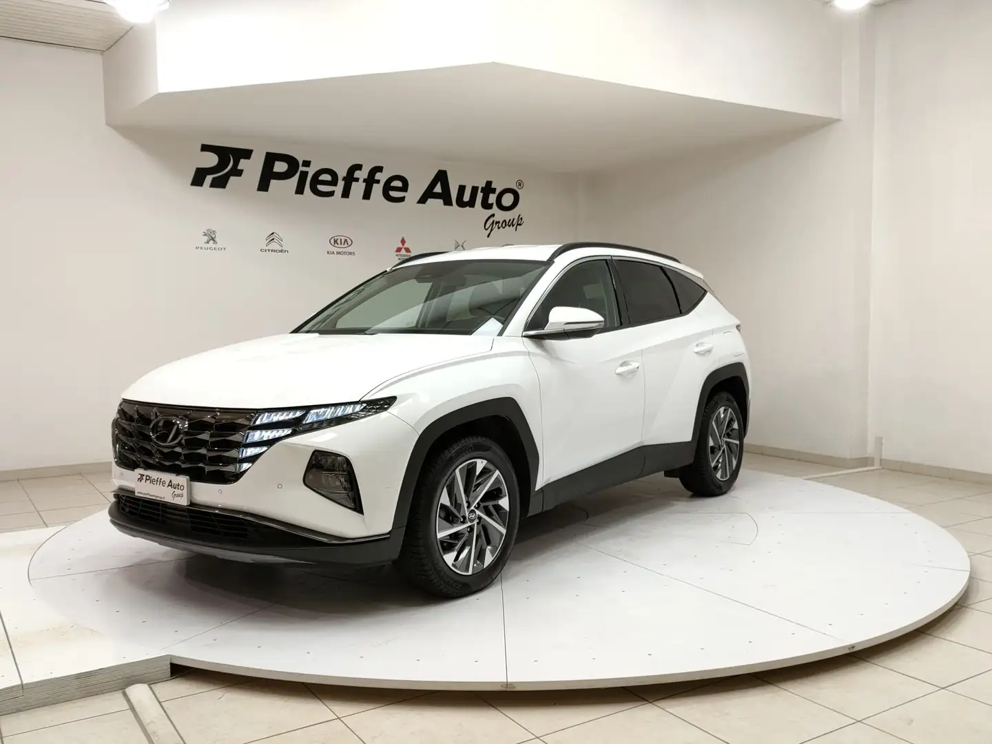Hyundai TUCSON 3ª serie 1.6 CRDI Exellence Weiß - 1