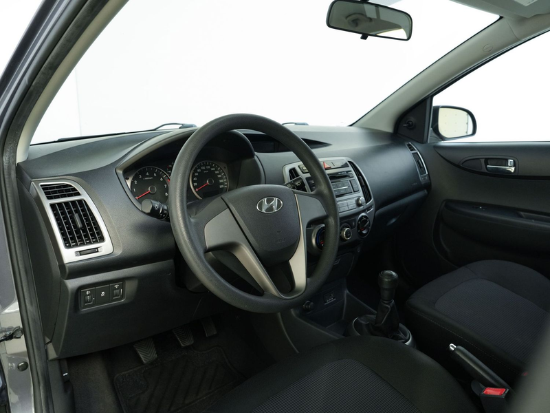 Hyundai i20 Classic TÜV NEU*KLIMA* — photo 10