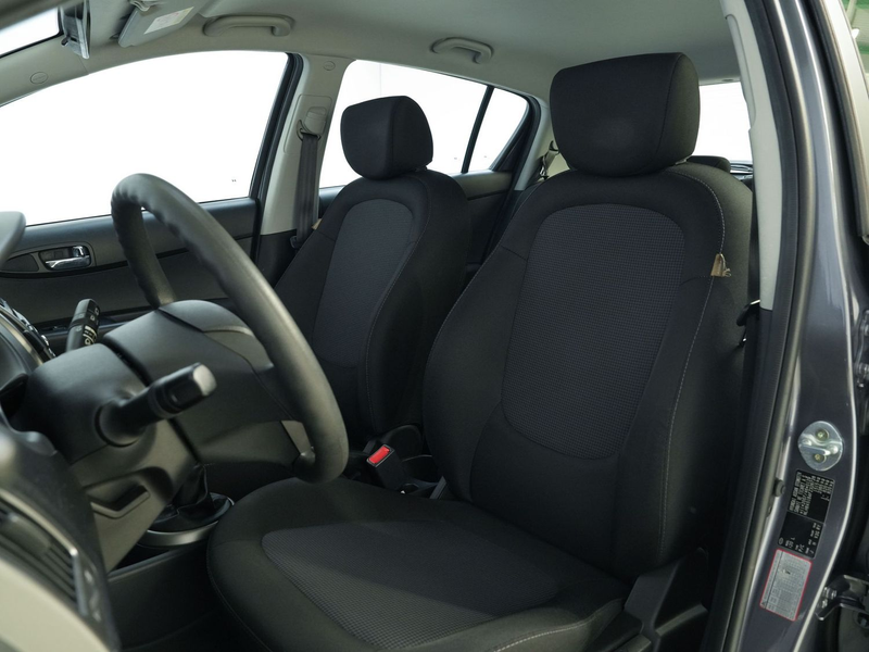 Hyundai i20 Classic TÜV NEU*KLIMA* — photo 9