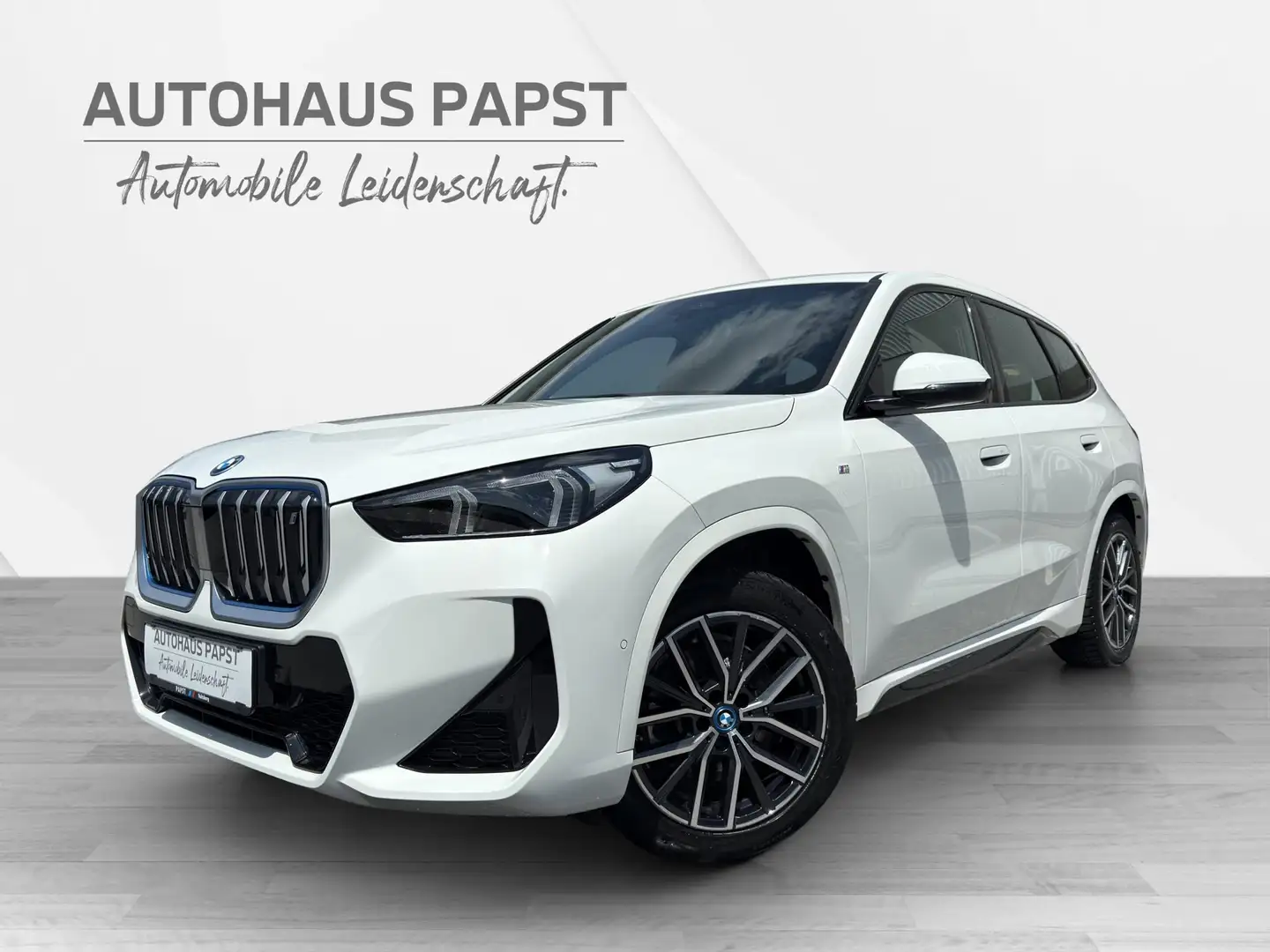 BMW iX1 *** M-SPORT-PAKET *** ALLRAD *** Weiß - 1