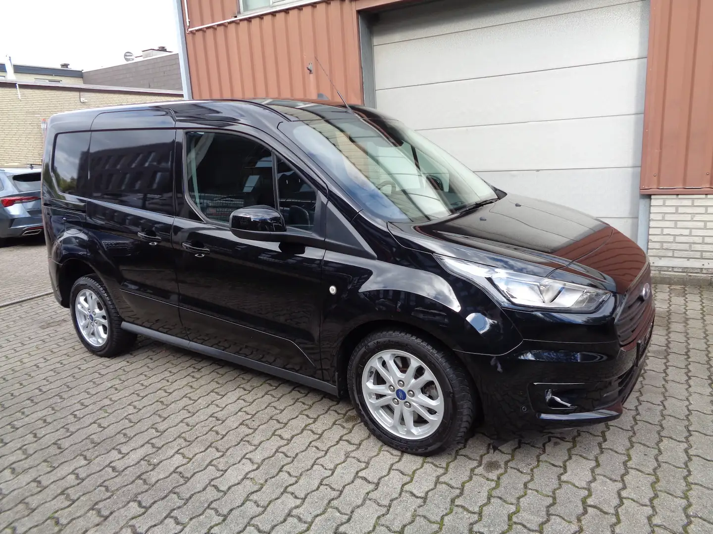 Ford Transit Connect 1.5 TDCI, Autom., PDC+Kamera Schwarz - 1