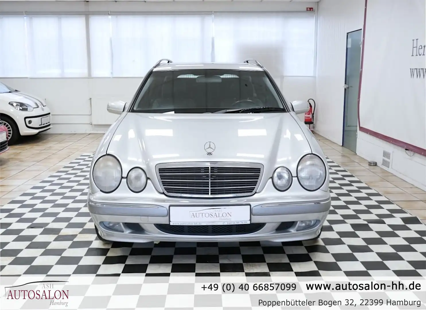 Mercedes-Benz E 280 T 4Matic Elegance*4Vorb*Navi.Comand*Leder*GSD*AHK* Silber - 2