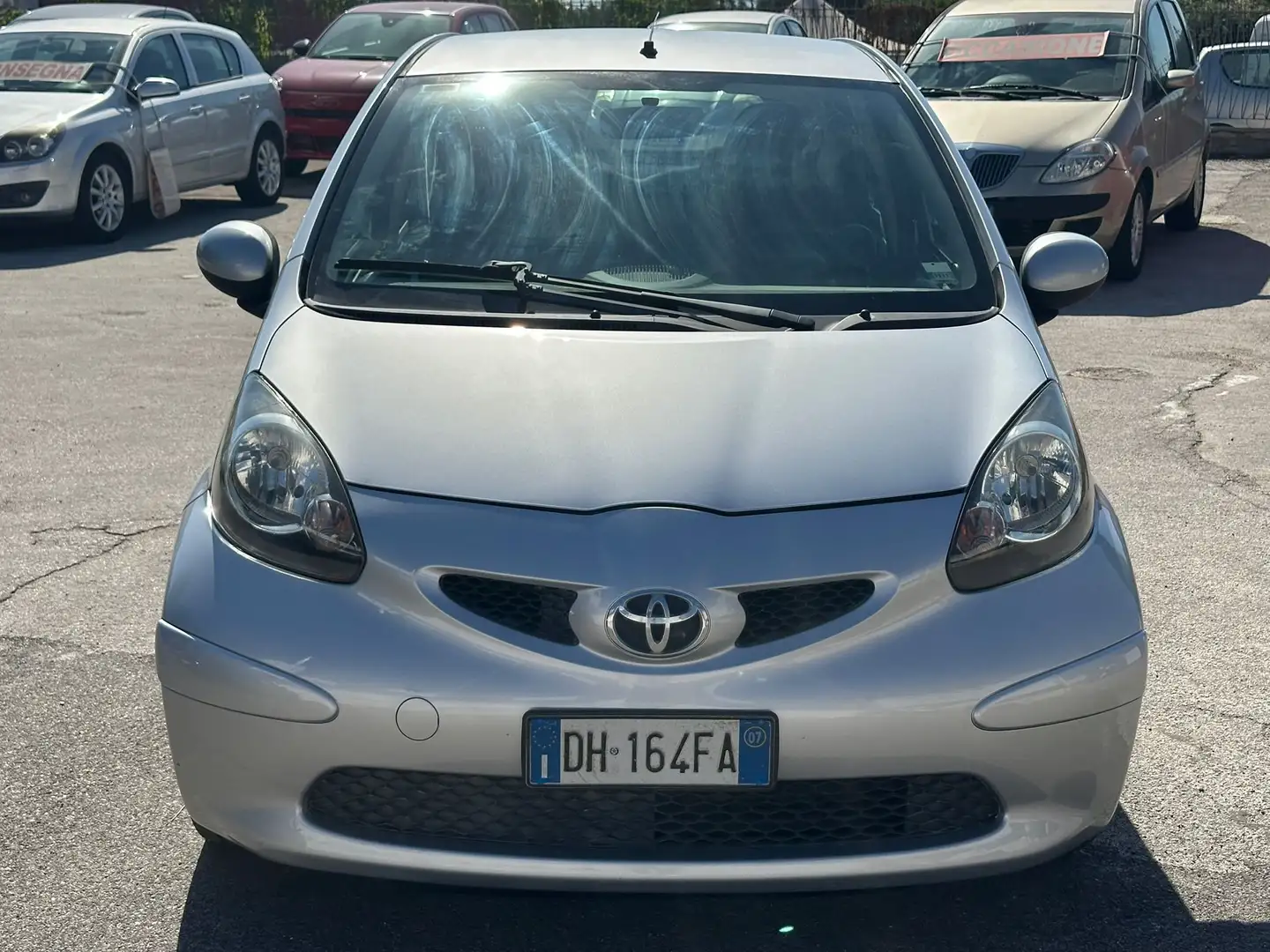 Toyota Aygo Aygo I 2005 5p 1.0 Sol m-mt Argento - 1