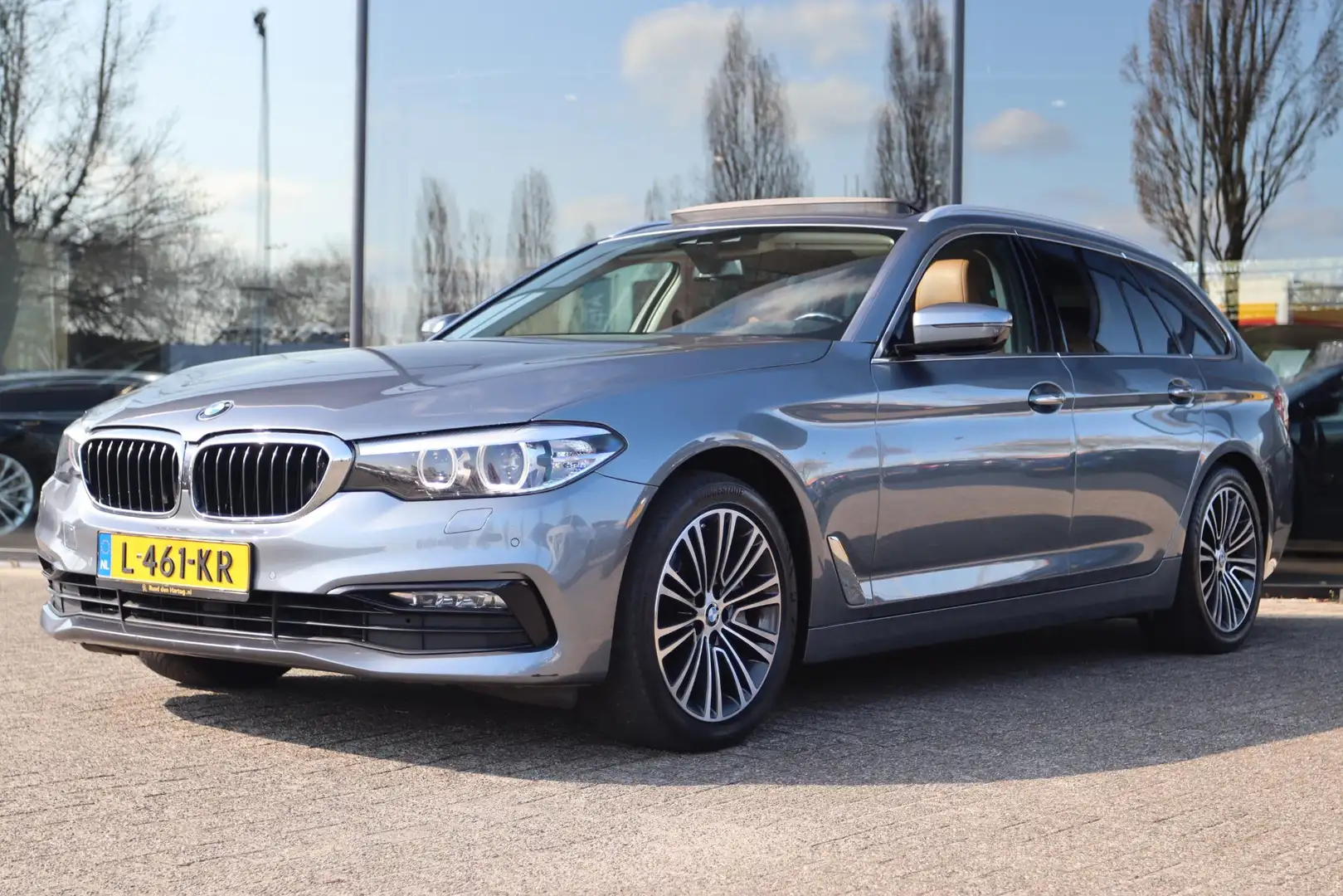 BMW 540 5-SERIE TOURING 540I XDRIVE HIGH EXECUTIVE | PANO Grijs - 1