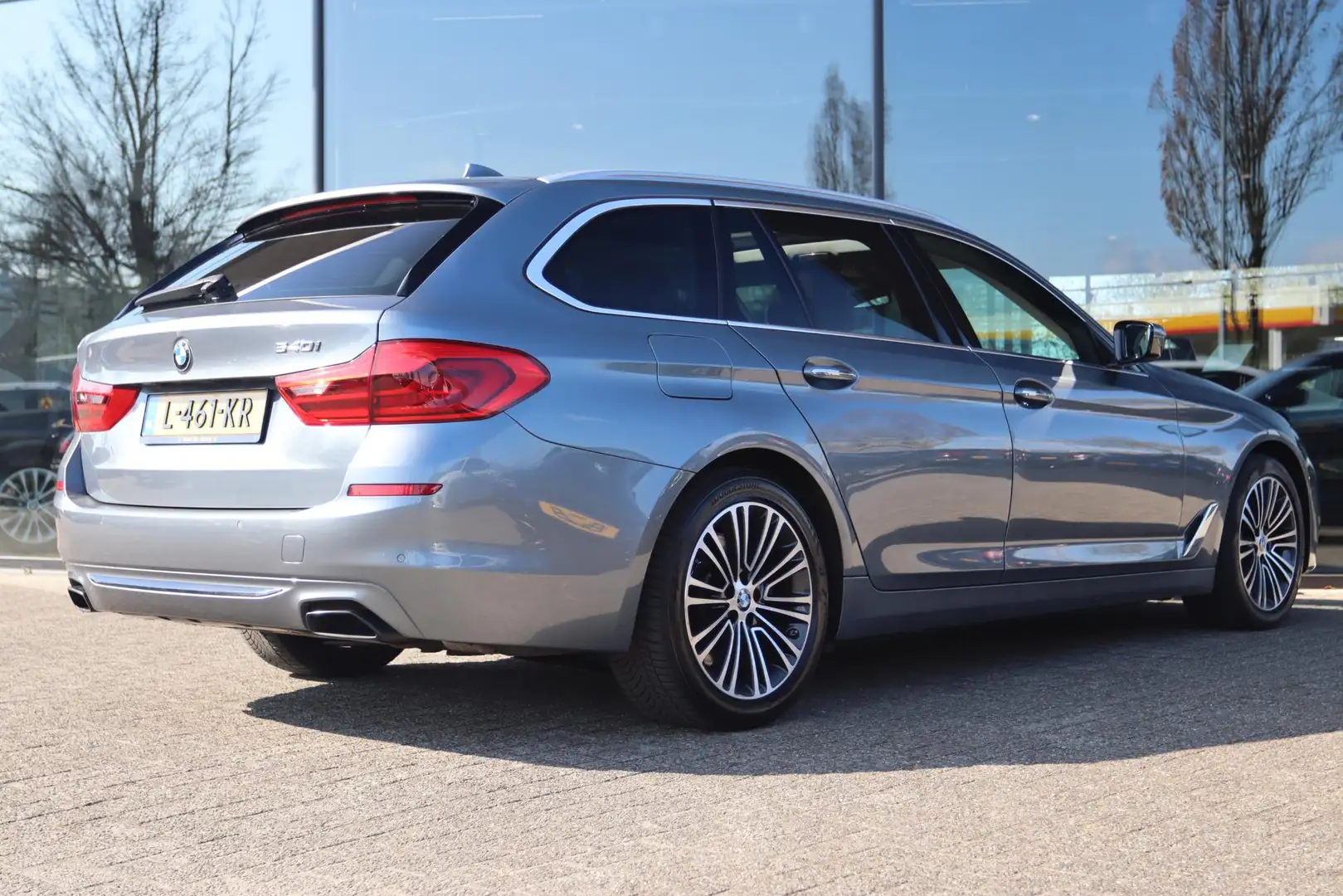 BMW 540 5-SERIE TOURING 540I XDRIVE HIGH EXECUTIVE | PANO Grijs - 2