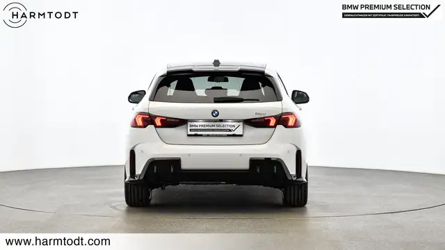 BMW 1 Series view 6