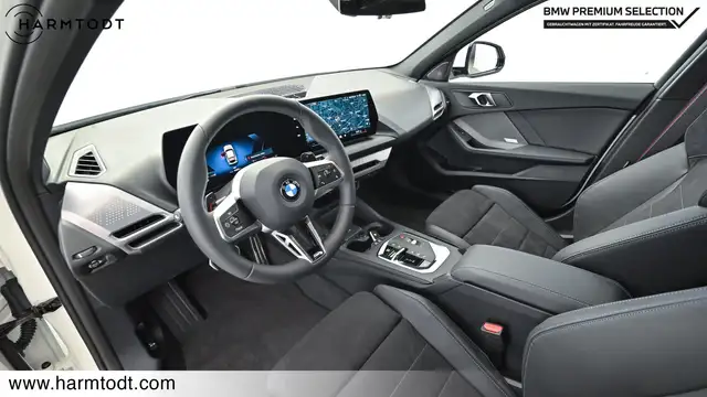 BMW 1 Series view 11