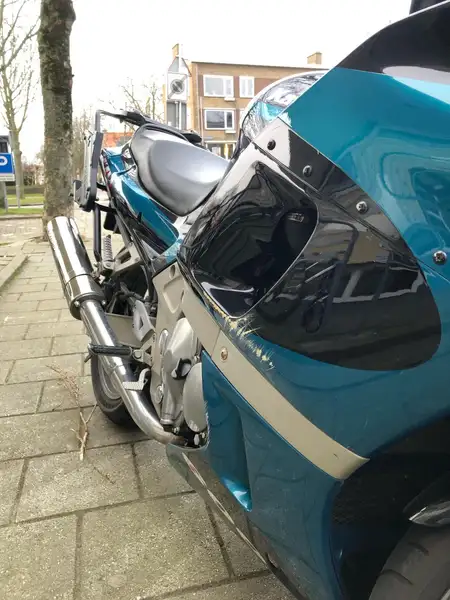 Kawasaki ZZR 600 - foto 4