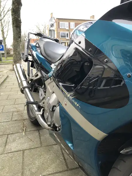 Kawasaki ZZR 600 - foto 6