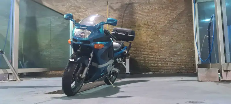 Kawasaki ZZR 600 - foto 2