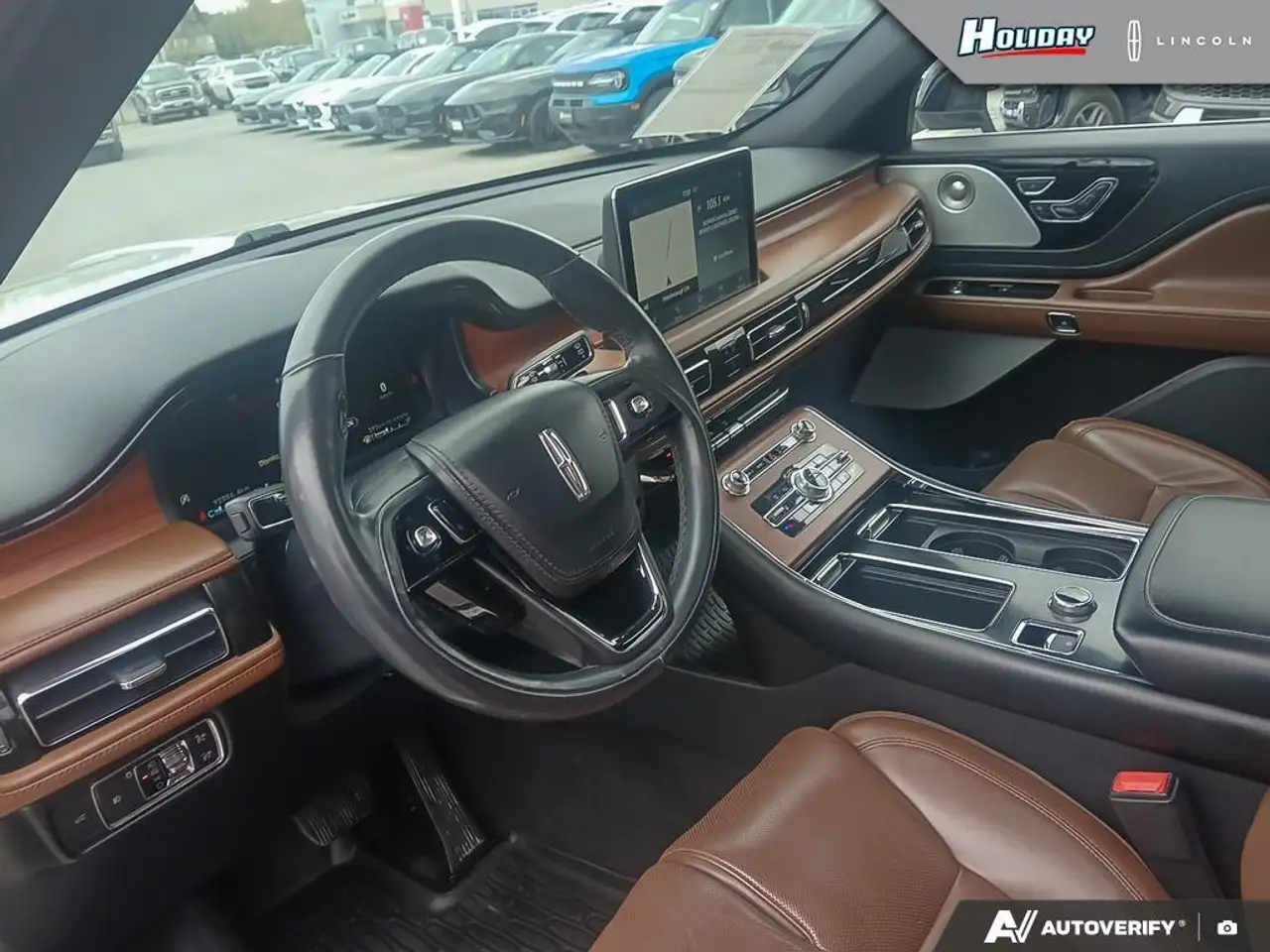 Lincoln Aviator снимка Lincoln Aviator