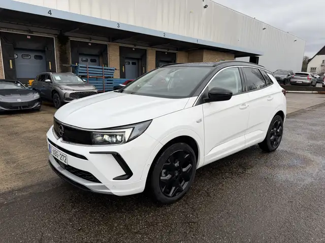 Opel Grandland GRANDLAND 1.2 A/T ULTIMATE WINTERPAK/NAVI/KEYLESS